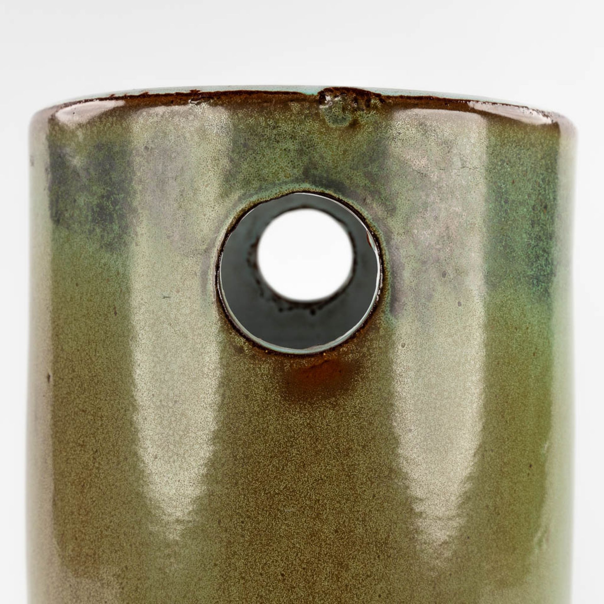 Rogier VANDEWEGHE &amp; Pia MANU, vase in a metal stand. Glazed ceramics for Amphora. (D:26 x W:28 x - Image 7 of 13