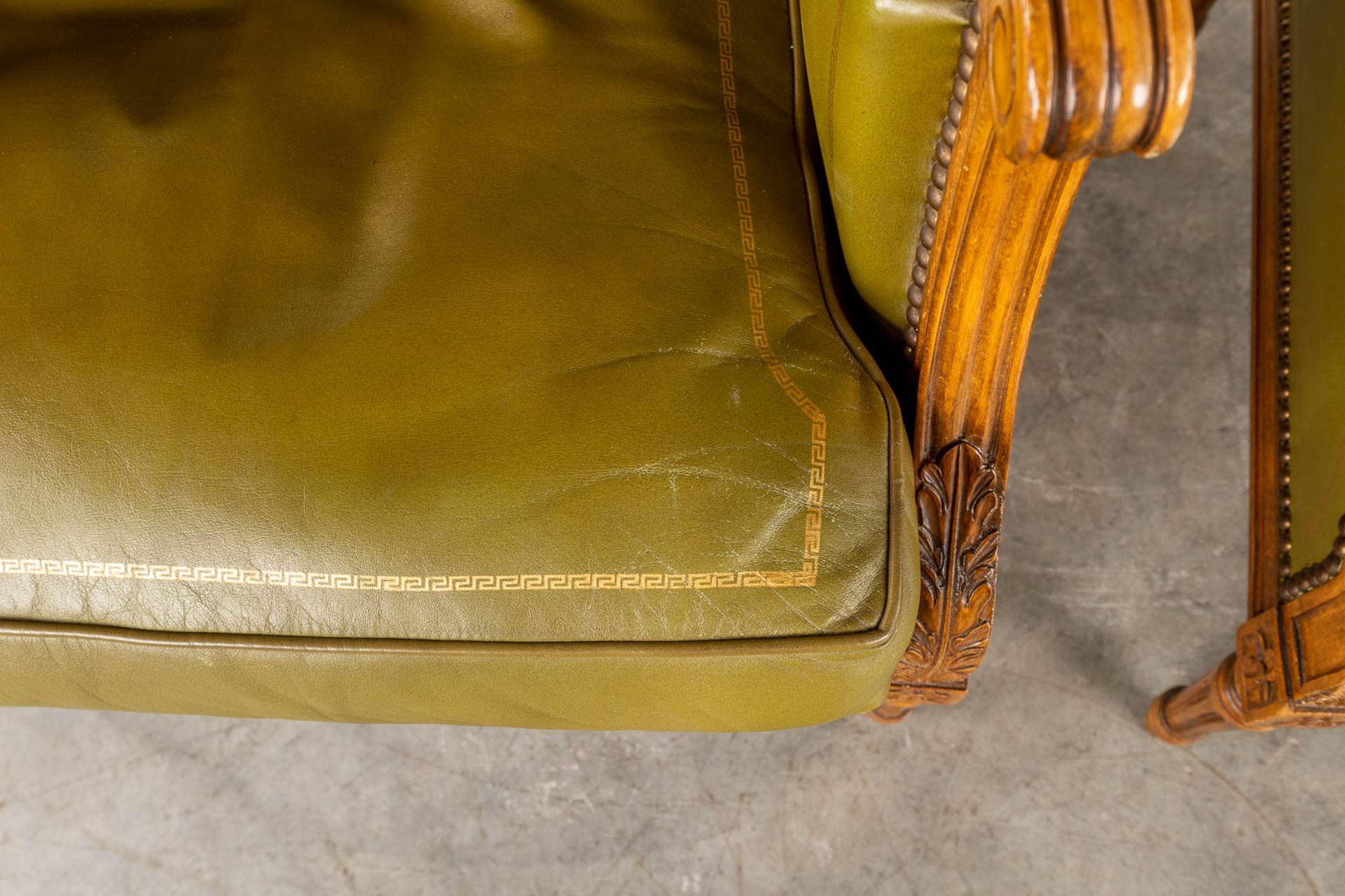A pair of Louis XVI style armchairs, wood and olive green leather. Circa 1970. (D:61 x W:60 x H:90 c - Image 11 of 11