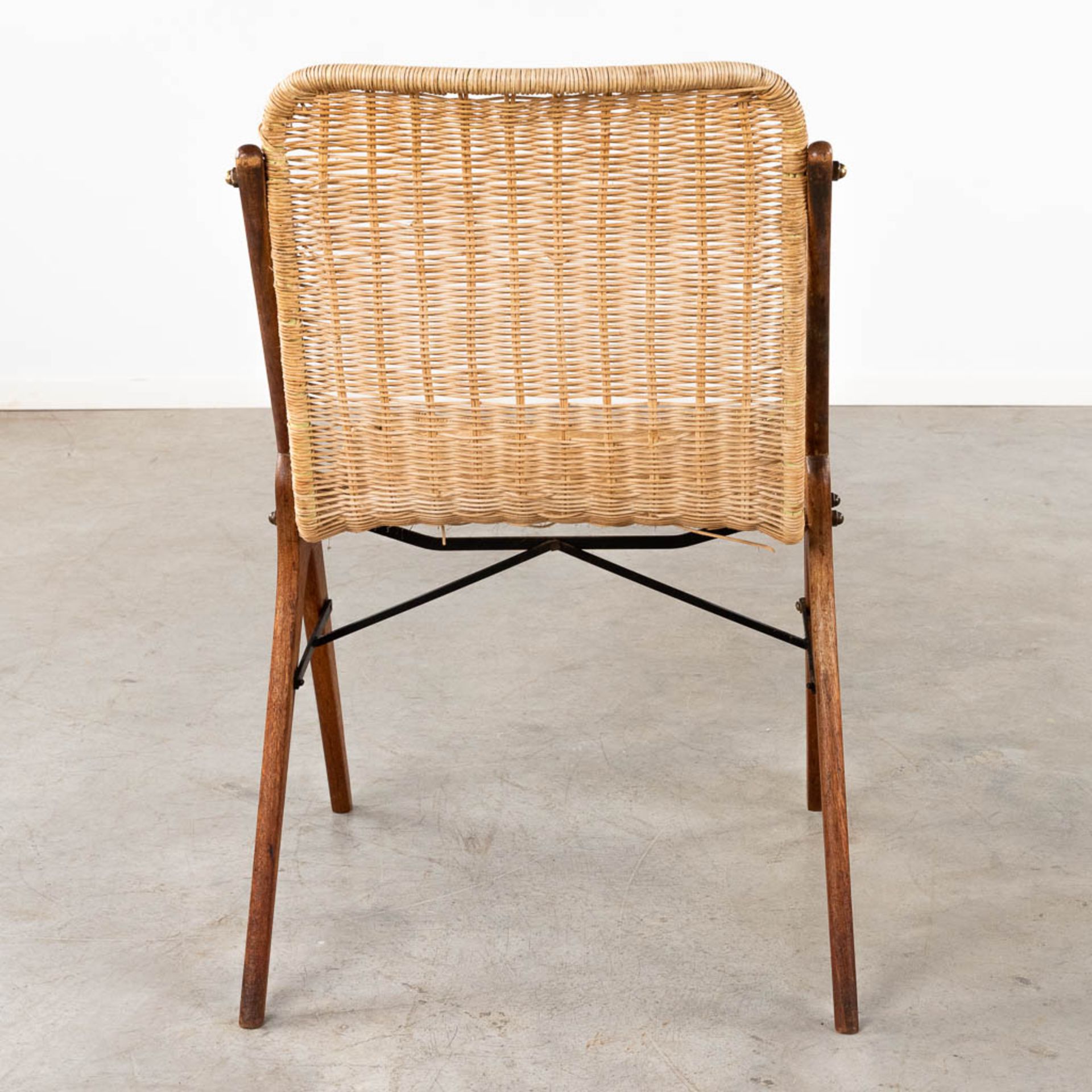 A mid-century table and 6 chairs, rotan and metal, teak wood. Circa 1960. (D:86 x W:160 x H:76 cm) - Image 29 of 31