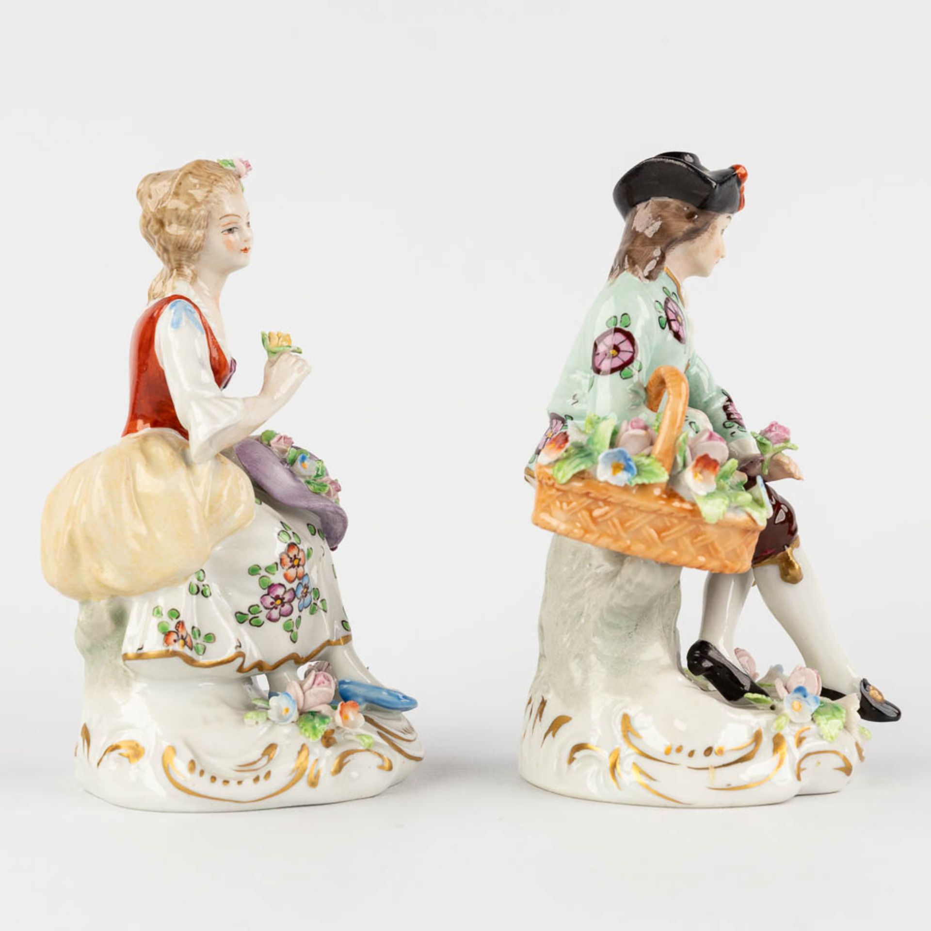 Sitzendorf, 4 figurines, poychrome porcelain. 19th and 20th C. (H:10 x D:9 cm) - Bild 14 aus 20