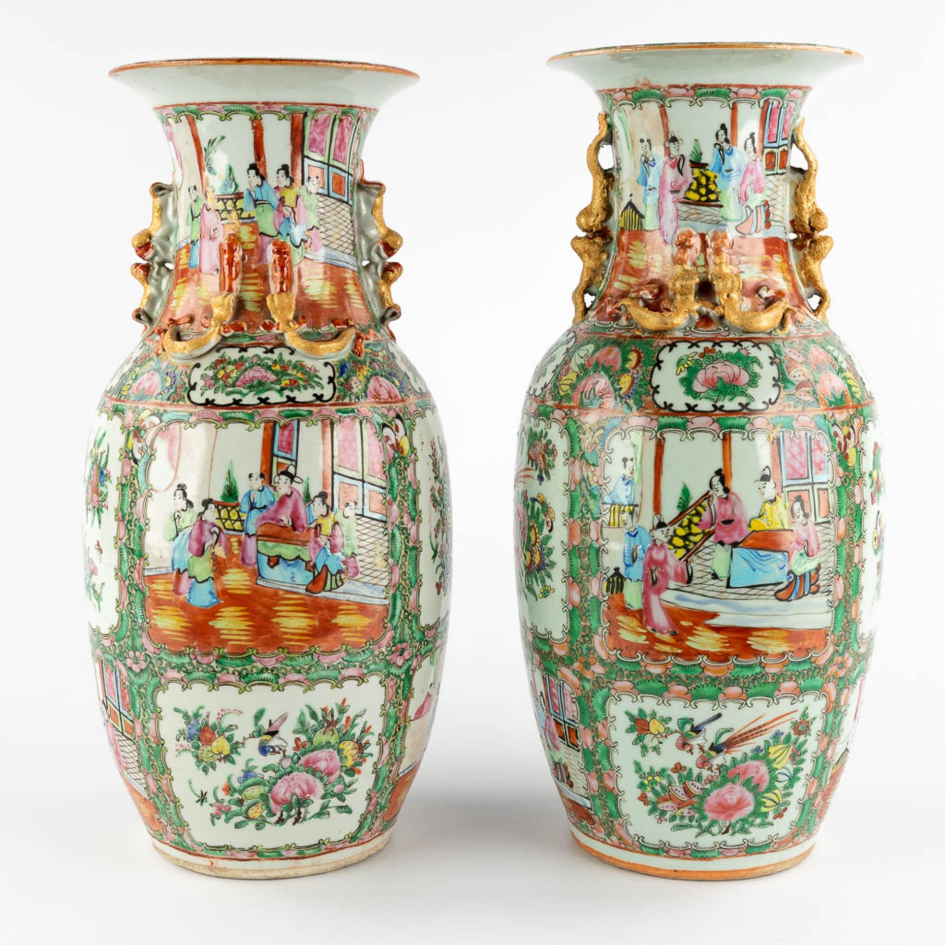 Two Chinese Canton vases, 19th/20th C. (H:45 x D:20 cm)