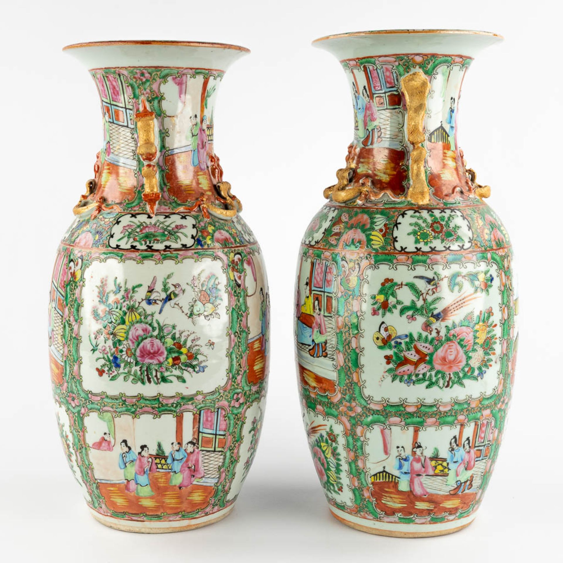 Two Chinese Canton vases, 19th/20th C. (H:45 x D:20 cm) - Image 5 of 14