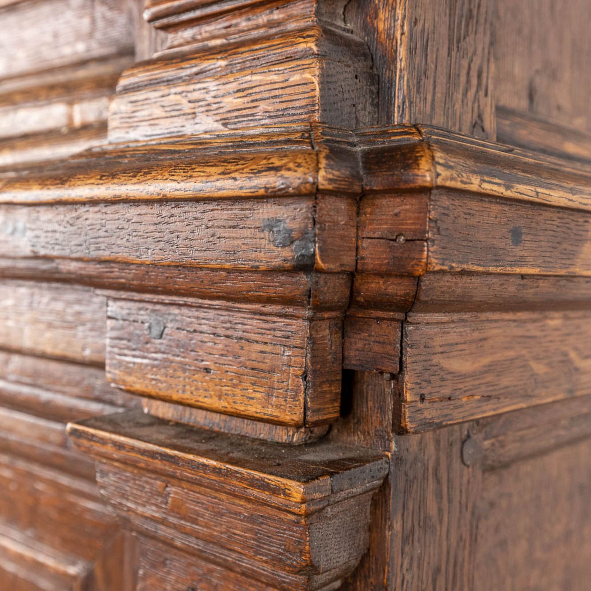 An antique four door cabinet, sculptured oak. 18th C. (D:76 x W:186 x H:216 cm) - Image 16 of 20