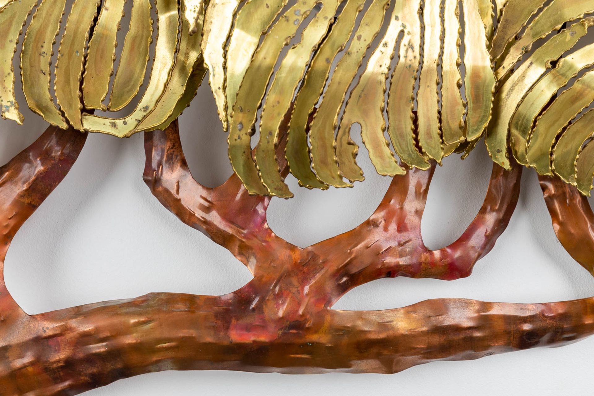 Daniel DHAESELEER (XX-XXI) 'Palm tree wall lamp' brass and copper. (W:120 x H:81 cm) - Image 5 of 9