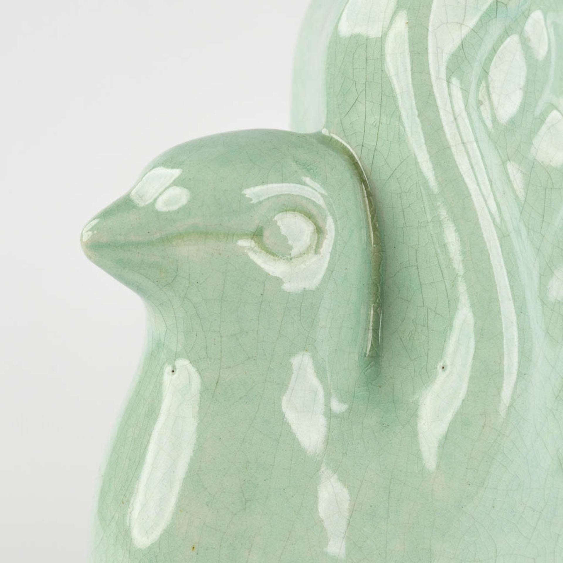 Guillemain (XX) 'Bird' an art deco figurine, cracquelé faience. (D:11 x W:30 x H:36 cm) - Bild 8 aus 9