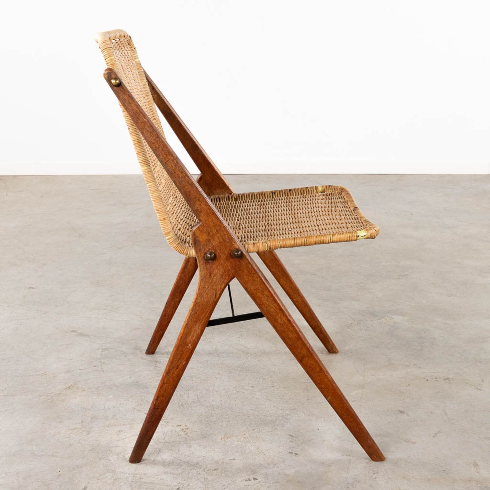 A mid-century table and 6 chairs, rotan and metal, teak wood. Circa 1960. (D:86 x W:160 x H:76 cm) - Image 30 of 31
