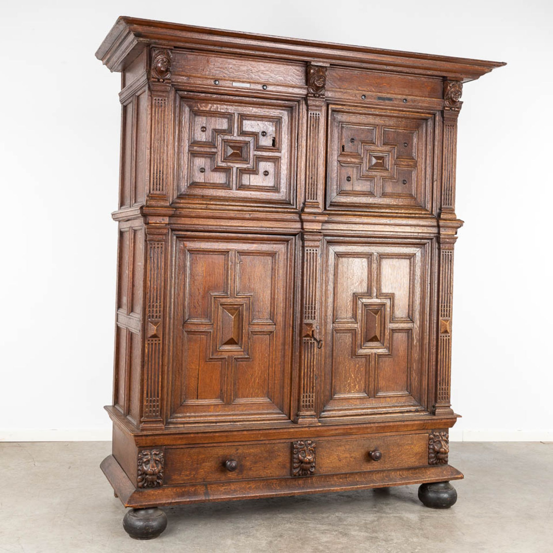 An antique four door cabinet, sculptured oak. 18th C. (D:76 x W:186 x H:216 cm) - Image 4 of 20