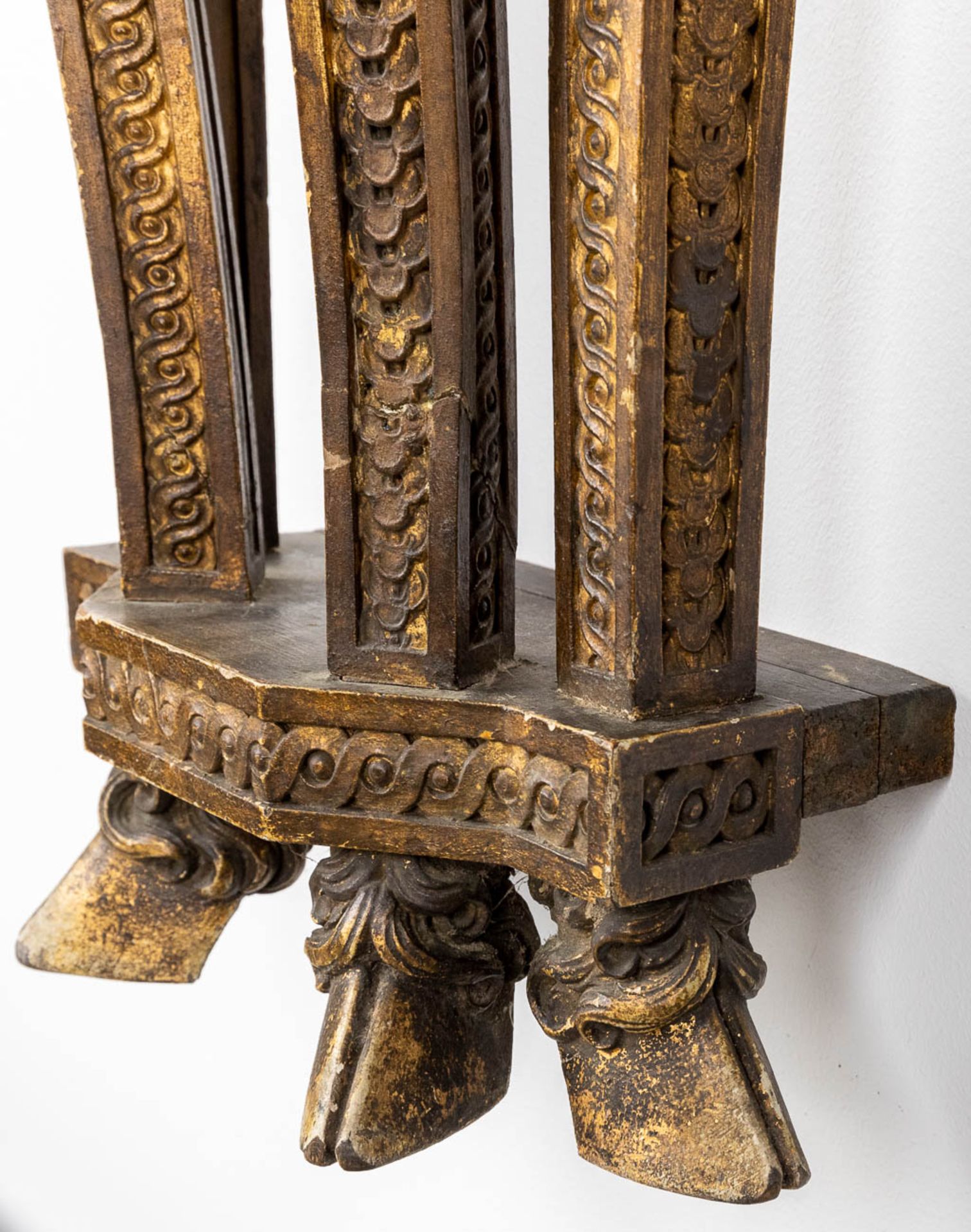 A console table with ram's heads, gilt and sculptured wood and a Carrara marble top. 19th C. (D:41 x - Image 15 of 15