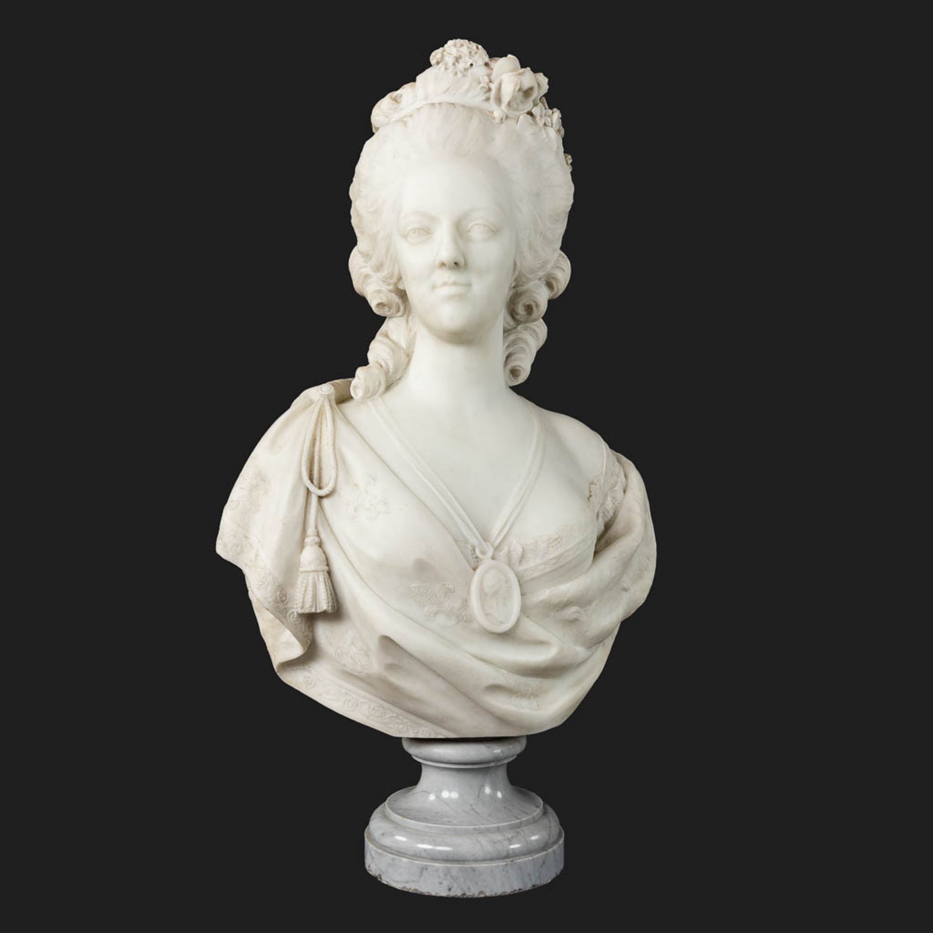 Simon Louis BOIZOT (1743-1809)(after) 'Marie Antoinette' sculptured Carrara marble. 19th C. (D:28 x 