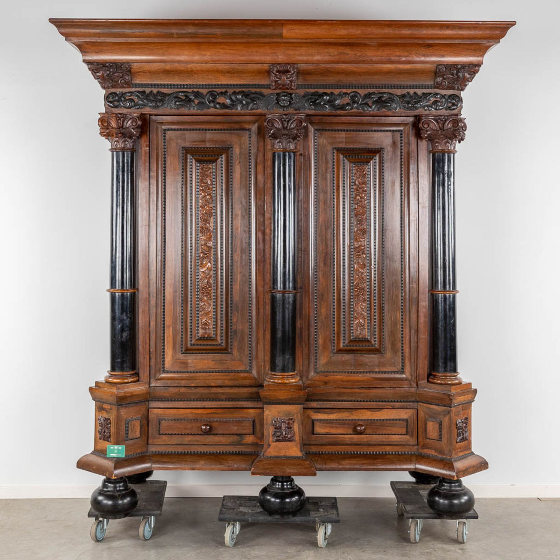 An antique Dutch two door 'Kapiteelkast', wood sculptures, oak and ebony. 18th C. (D:93 x W:223 x H: - Image 3 of 26