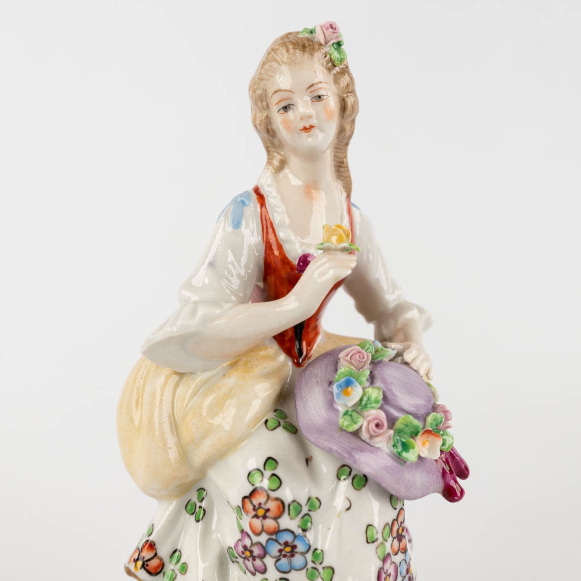 Sitzendorf, 4 figurines, poychrome porcelain. 19th and 20th C. (H:10 x D:9 cm) - Bild 19 aus 20