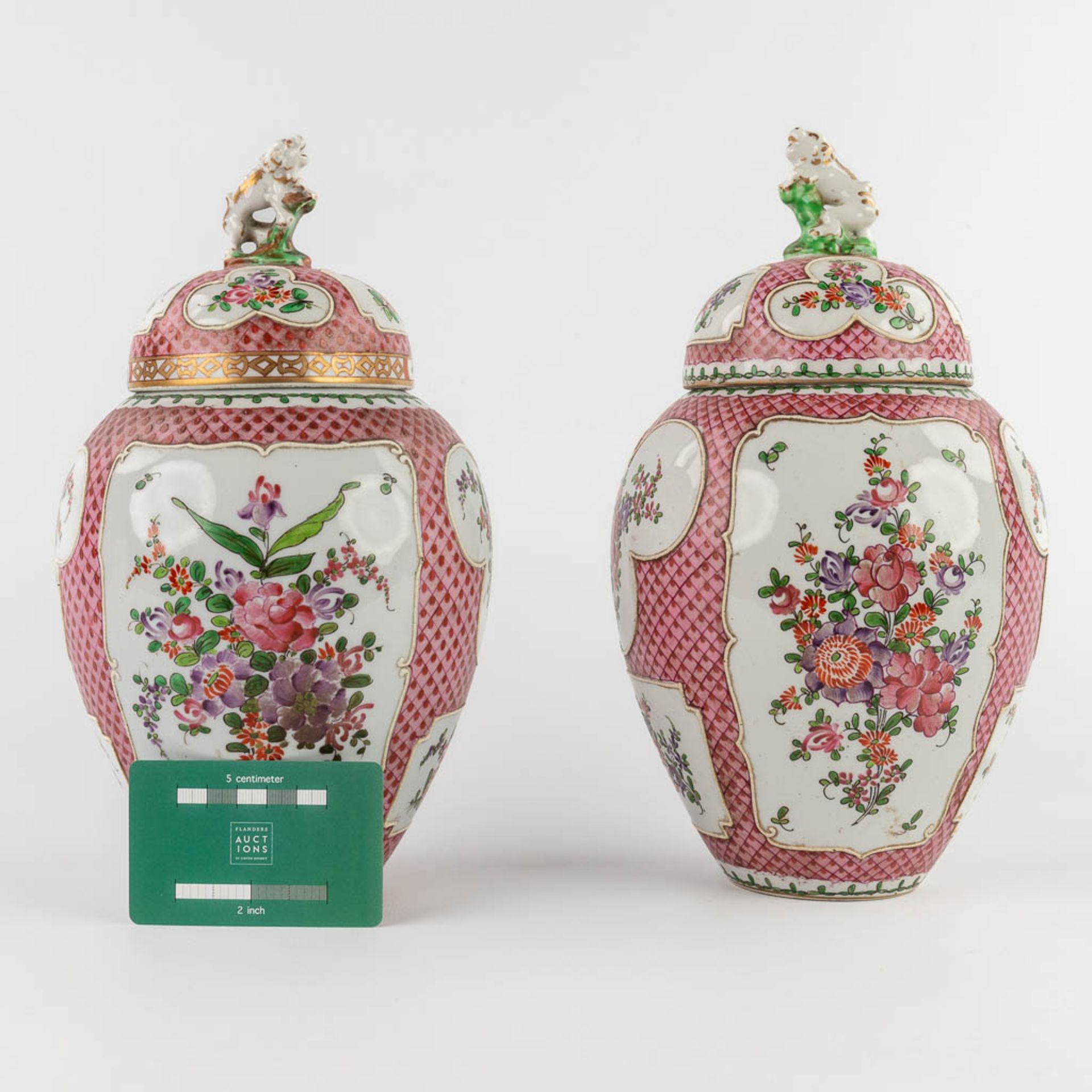 Samson, a pair of Oriental inspired vases with a hand-painted flower decor. (H:27 x D:15 cm) - Image 9 of 16