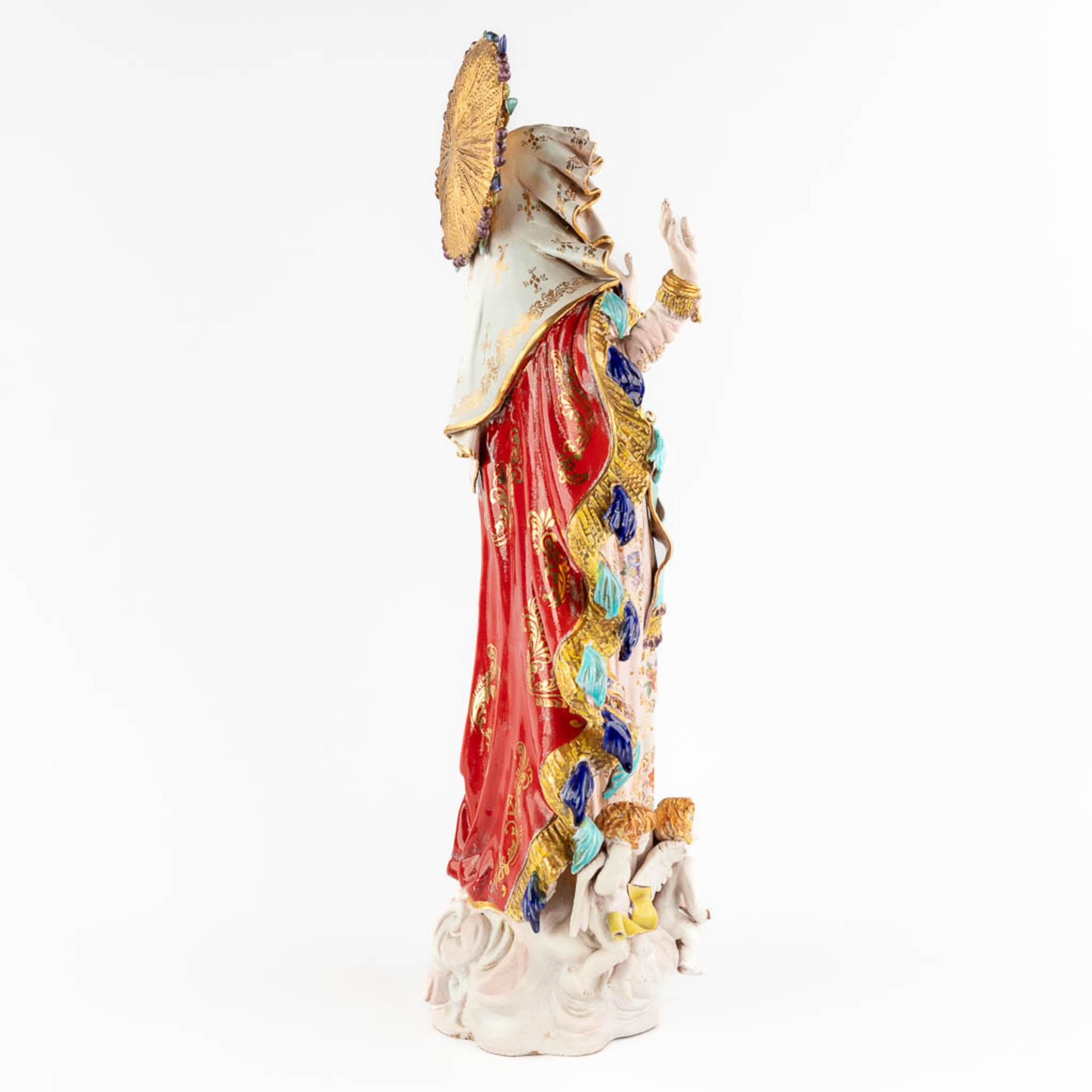 Paolo MARIONI (XX) A large polychrome terracotta figurine of Madonna with children, 20th C. (D:18 x - Image 6 of 15