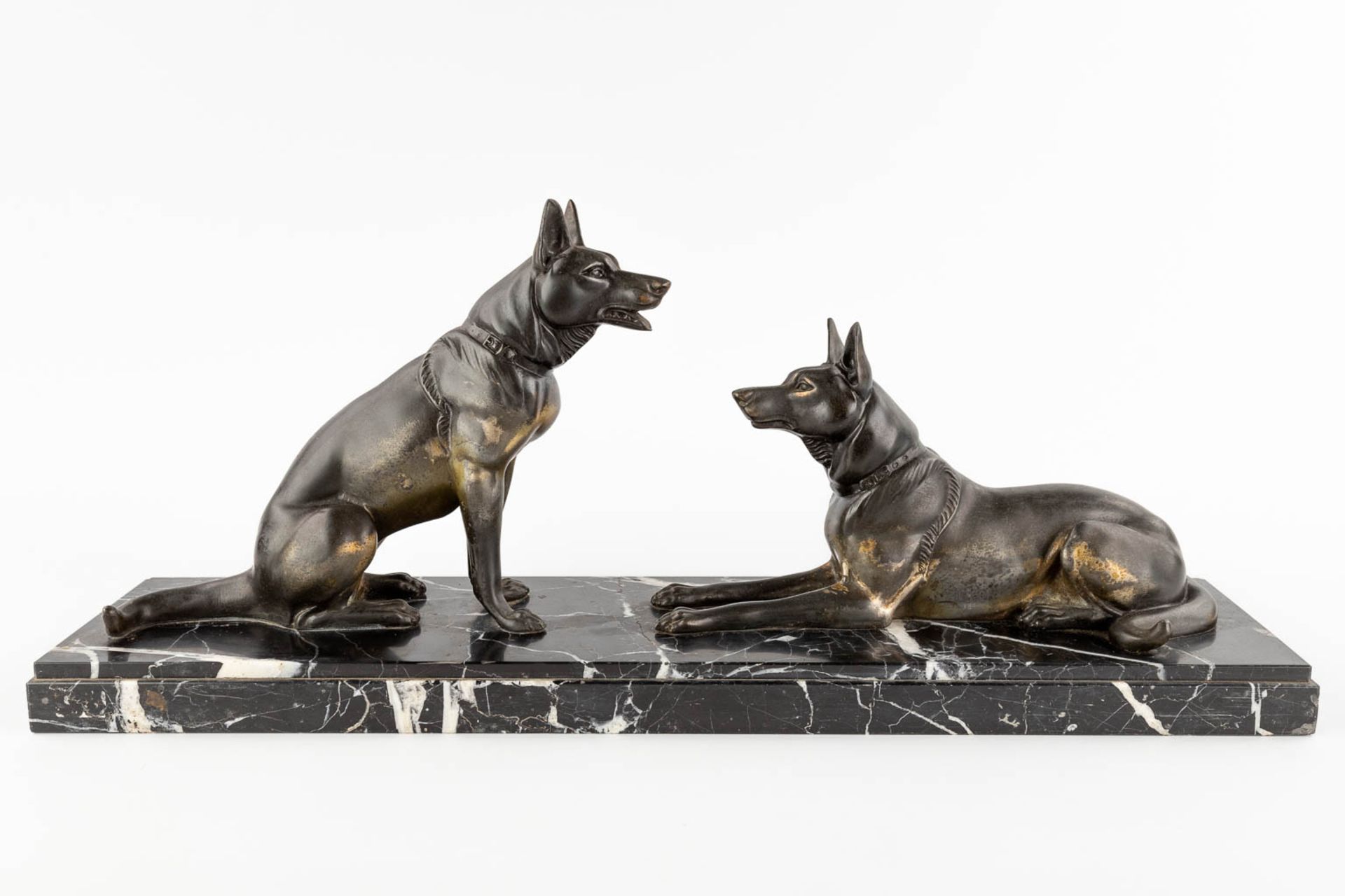 Deer and dogs, two spelter figurines mounted on marble. Art Deco. (D:12,5 x W:66 x H:42 cm) - Bild 11 aus 18