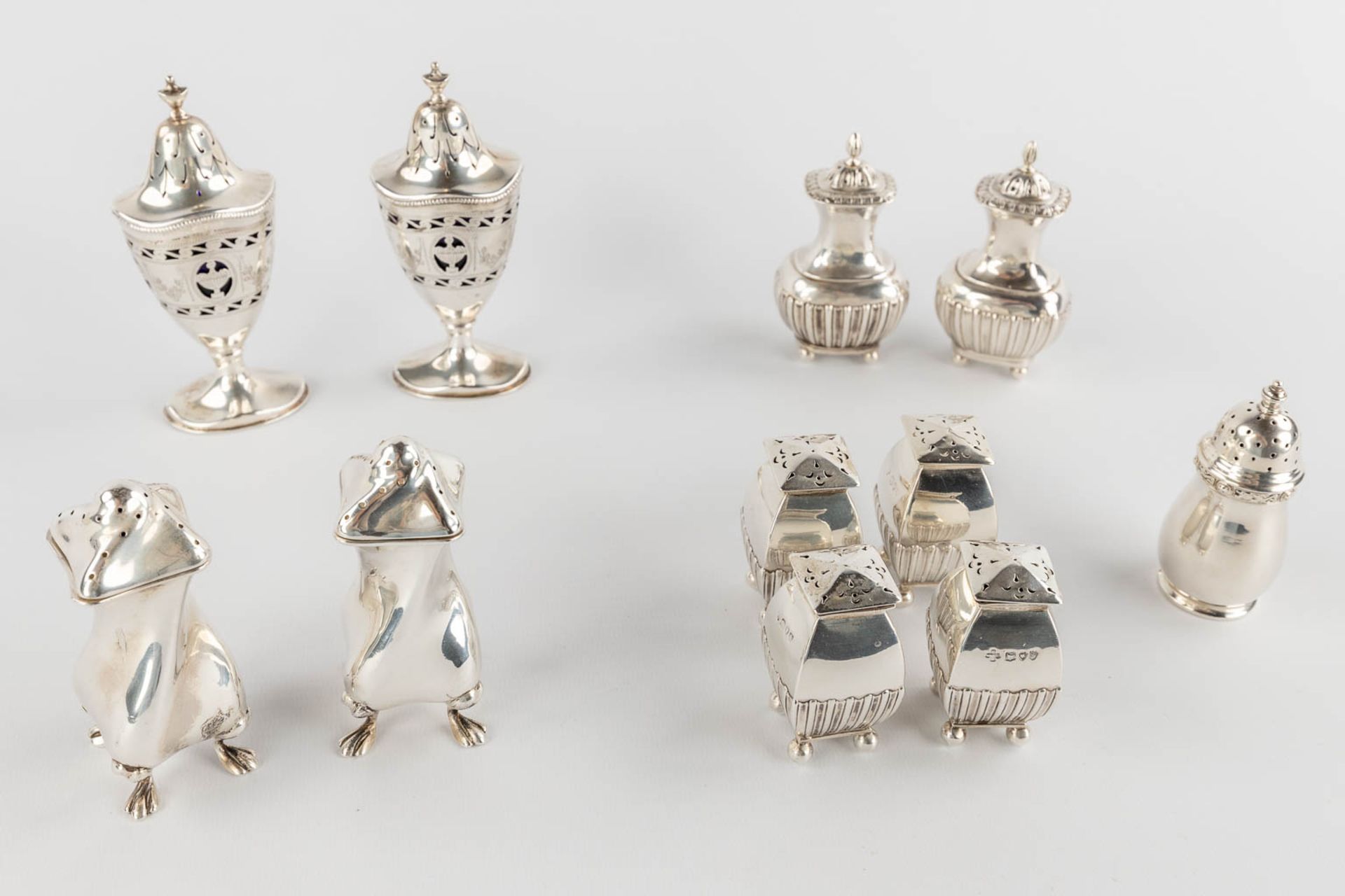 Large collection of silver items, Mostly England. 19th C. Total gross weight: 2915g. (W:22 x H:14 cm - Bild 22 aus 30