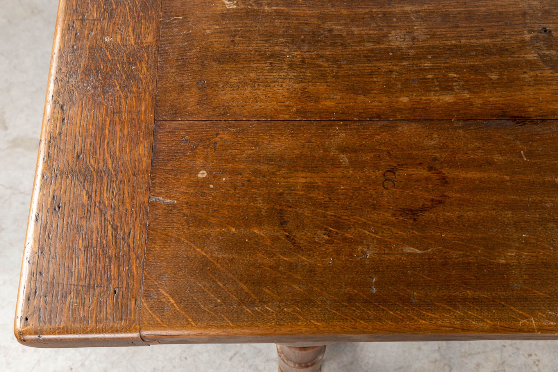 An antique farmer's table, oak, 19th C. (D:86 x W:198,5 x H:76 cm) - Image 9 of 12