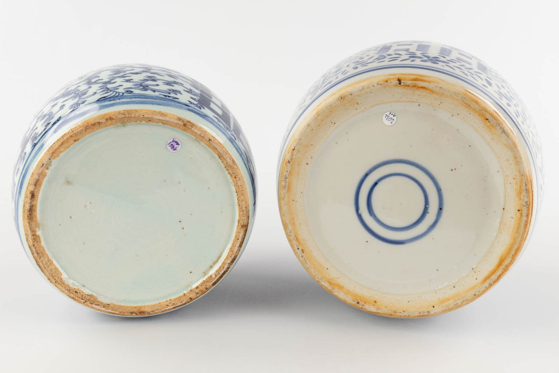 Two Chinese ginger jars with a blue-white decor of Happiness, Double Xi sign. 19th/20th C. (H:27 x D - Bild 7 aus 14