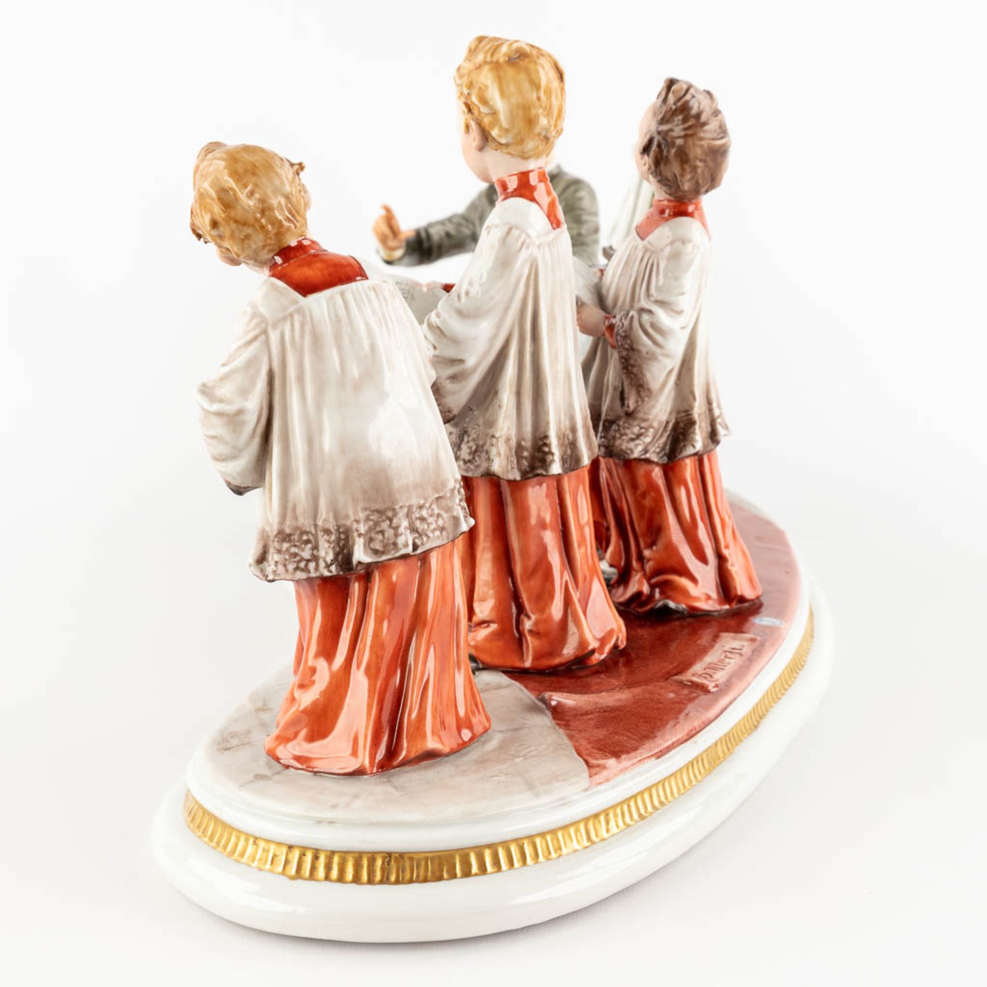 Capodimonte, 'Schola Cantoro', a porcelain group with a mechanical music box. 20th C. (D:23 x W:48 x - Image 7 of 18