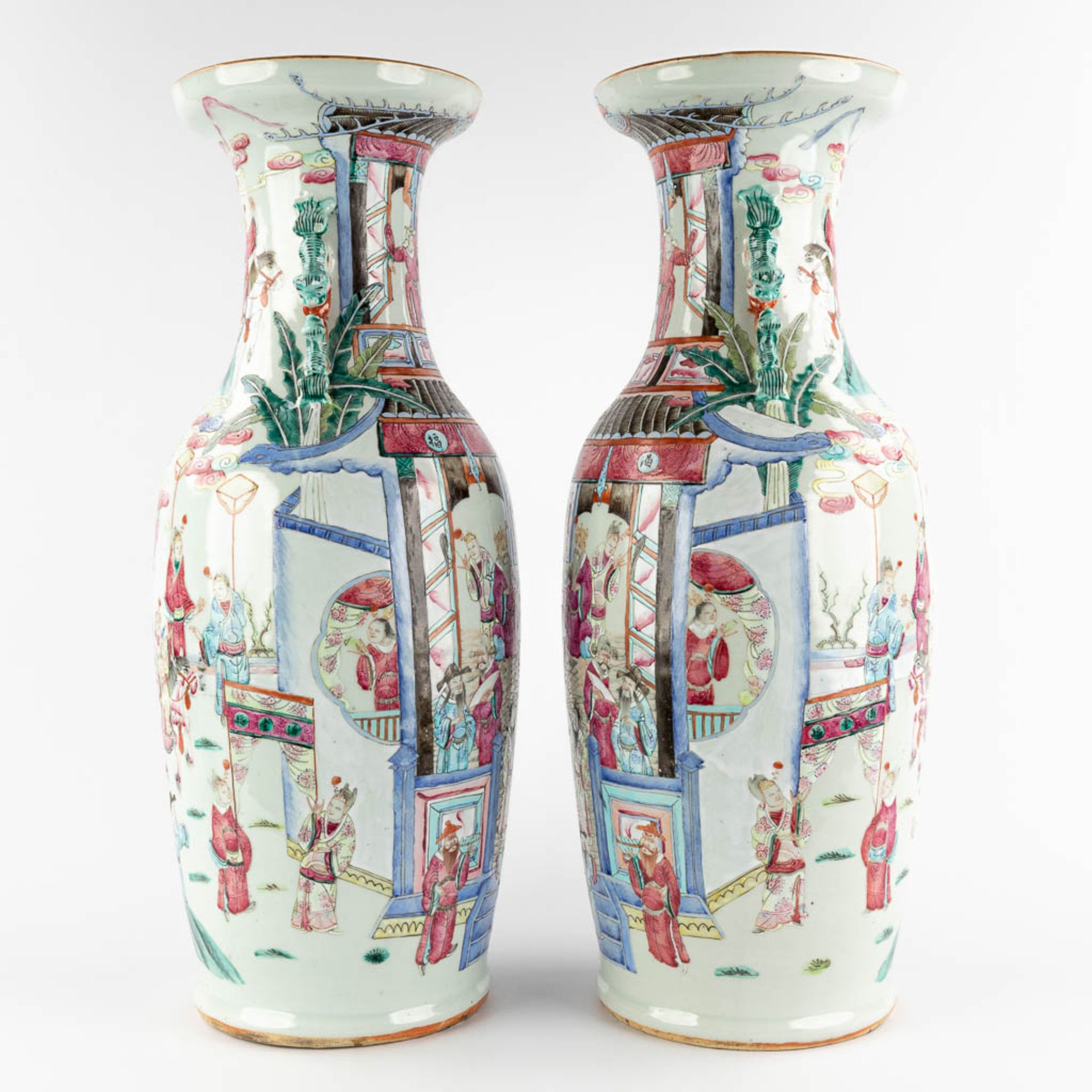 A pair of Chinese vases with Famille Rose vases with a temple scène, 19th C. (H:61 x D:23 cm) - Image 5 of 12