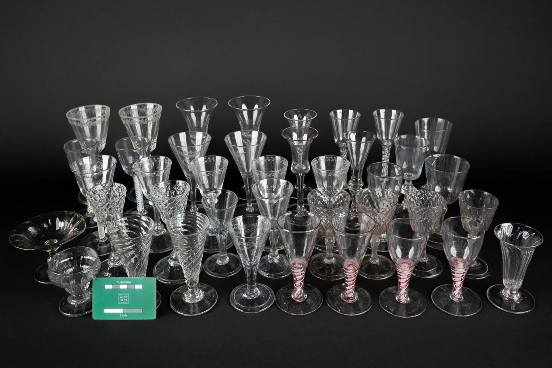 A large collection of antique glasses, Spiraalglazen. 18th/19th C. (H:18 cm) - Bild 2 aus 15