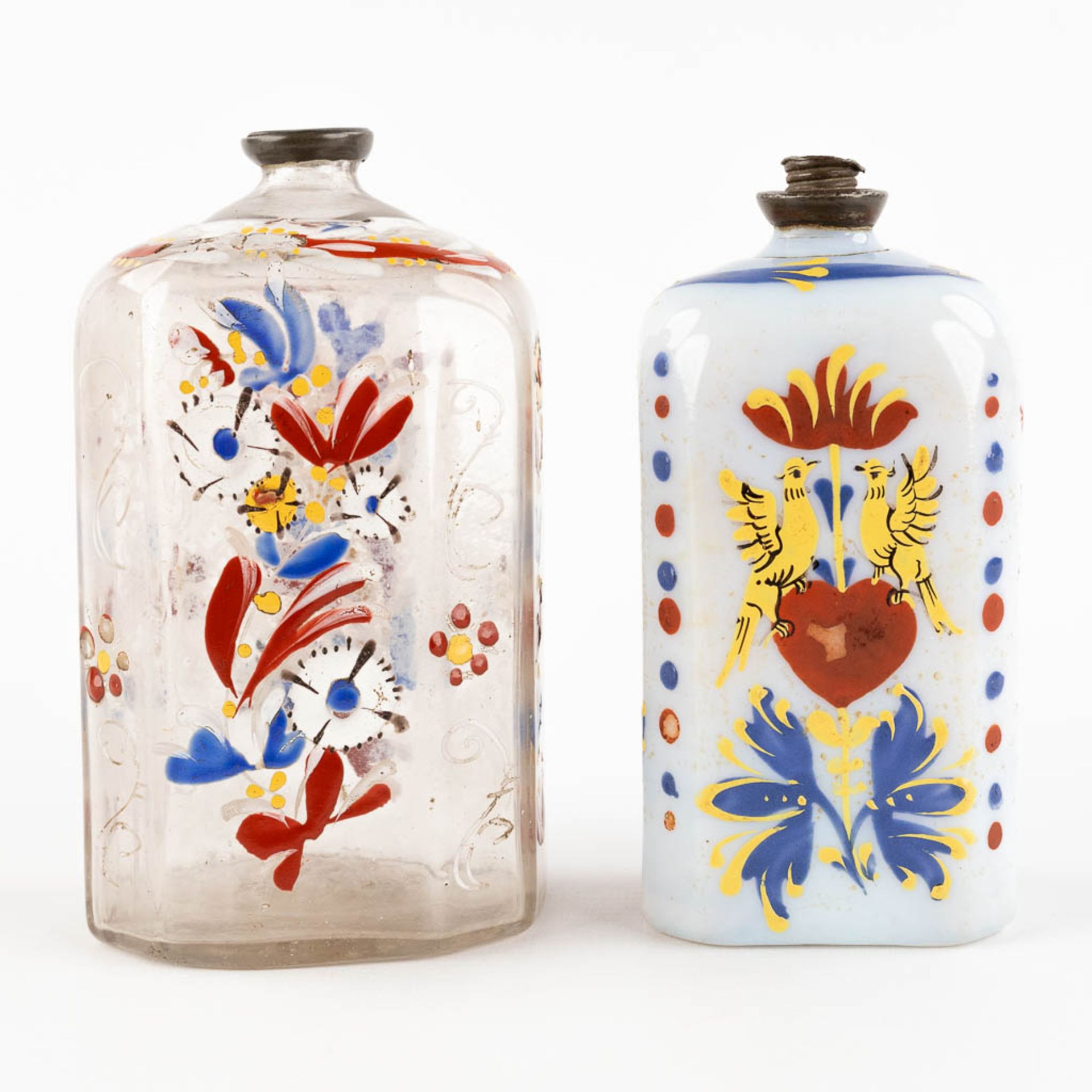 Two antique enamel hand-painted glass bottles, 17th/18th C. (H:13 cm) - Image 3 of 13