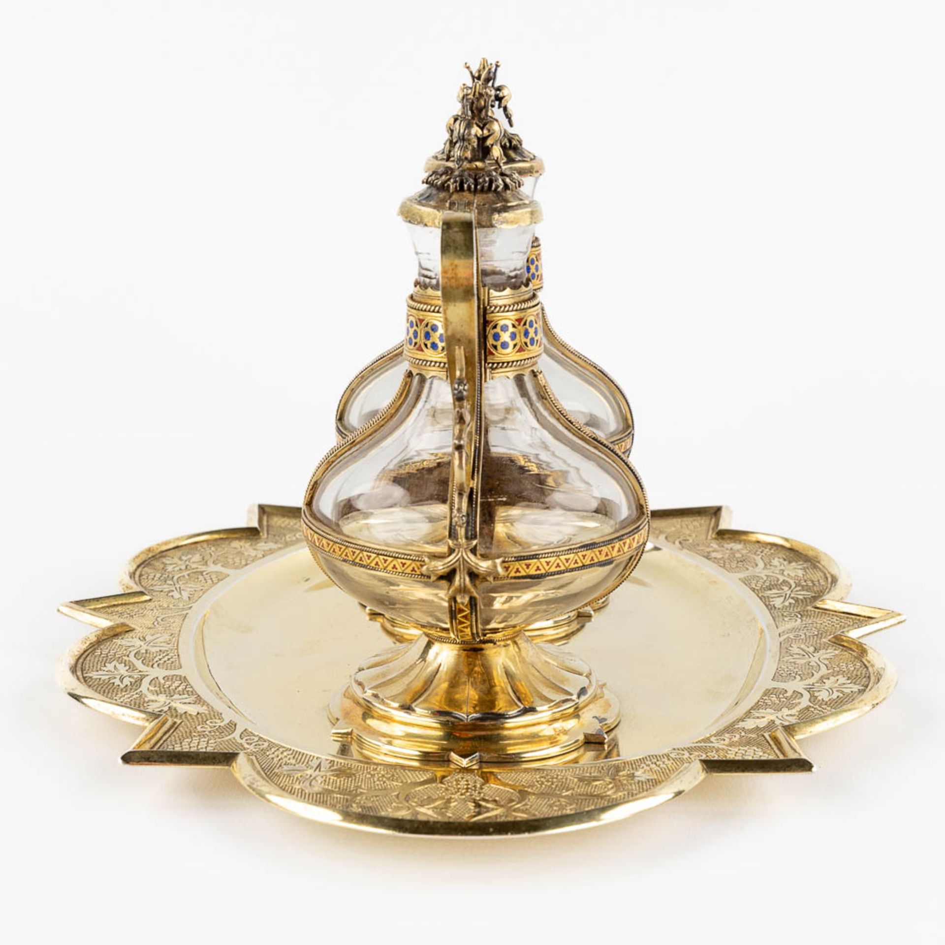 Bourdon-De Bruyne, a collection of wine and water cruets, gilt silver. Circa 1860. (D:21 x W:27,5 x - Image 11 of 23