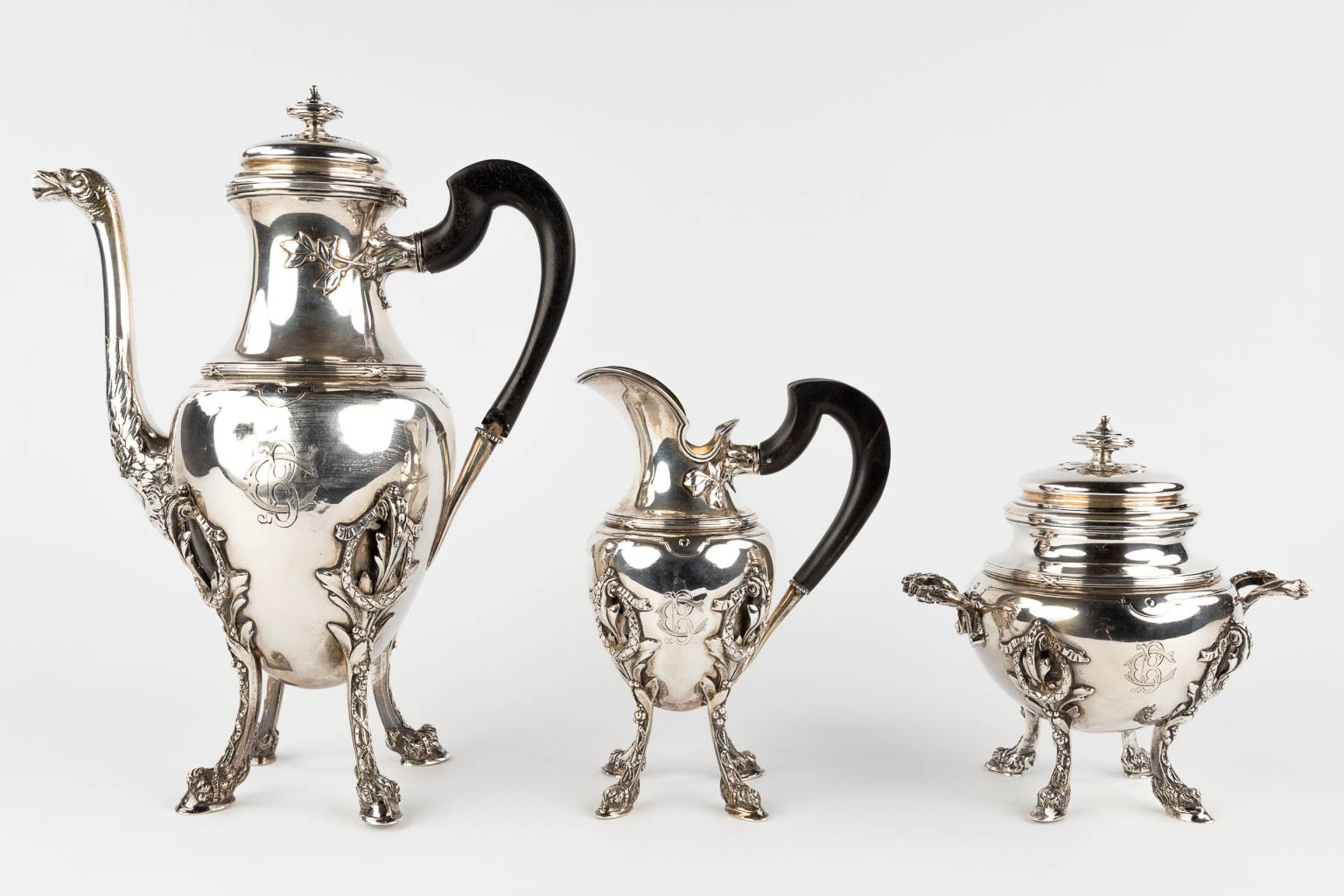 A coffee pot, milk jug and sugar pot, added a snuff box. Silver, 1800. Gross weight: 2180g. (D:12 x  - Bild 5 aus 21