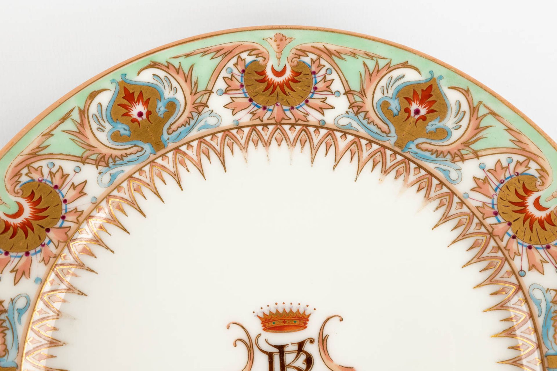 A set of 2 tazza and 6 plates, Count 'De Kerckhove', Brussel. 19th C. (H:13,5 x D:22,5 cm) - Image 13 of 15