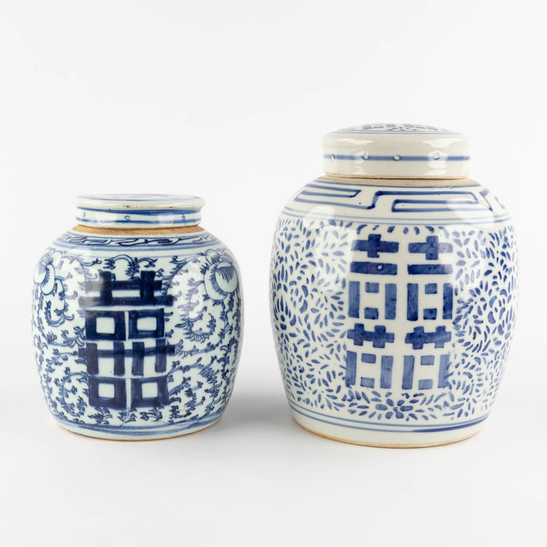 Two Chinese ginger jars with a blue-white decor of Happiness, Double Xi sign. 19th/20th C. (H:27 x D - Bild 3 aus 14