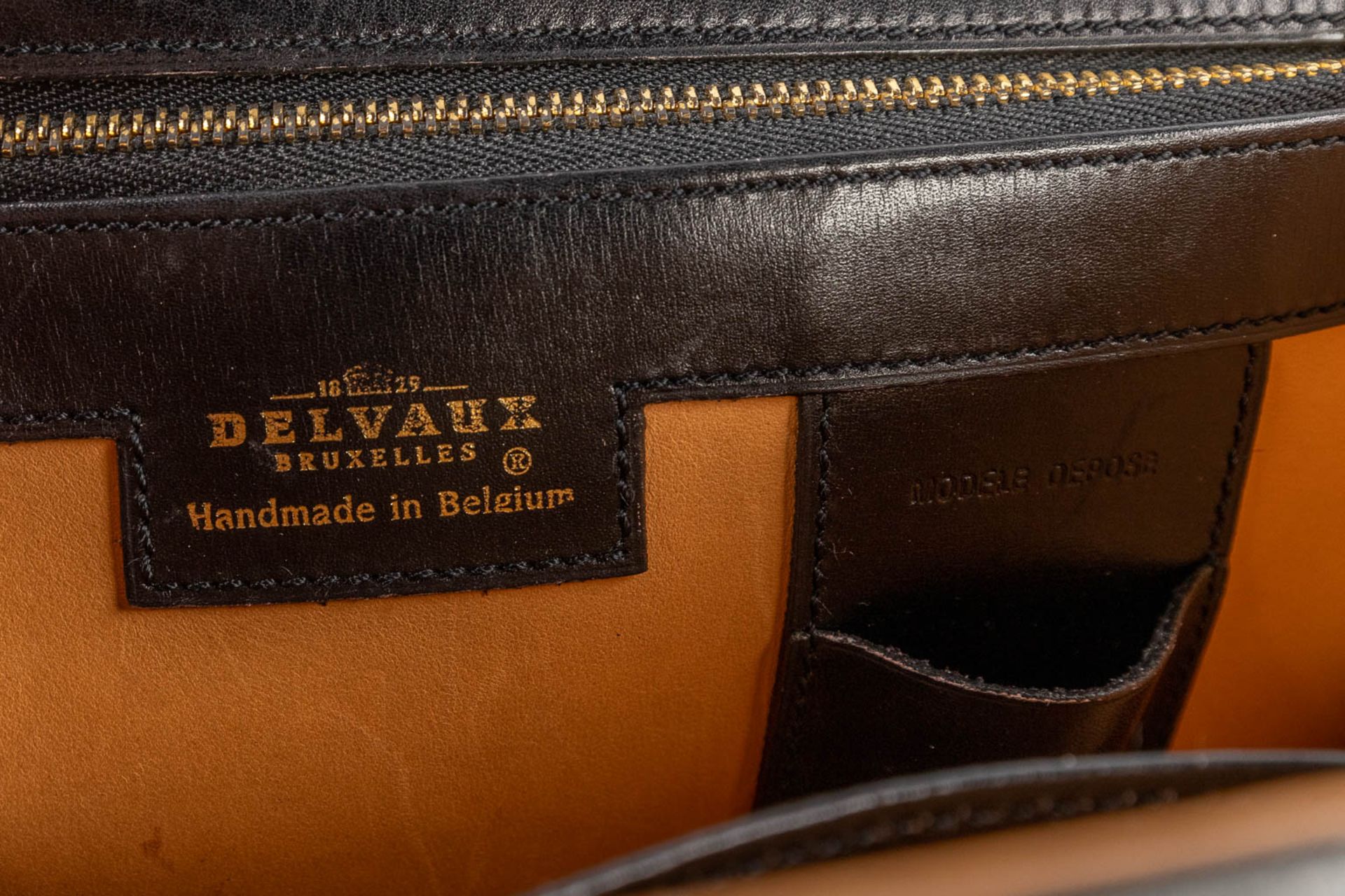 Delvaux, 'Brillant' PM a handbag, black leather with gold-plated hardware. (D:15 x W:28 x H:21 cm) - Bild 14 aus 22