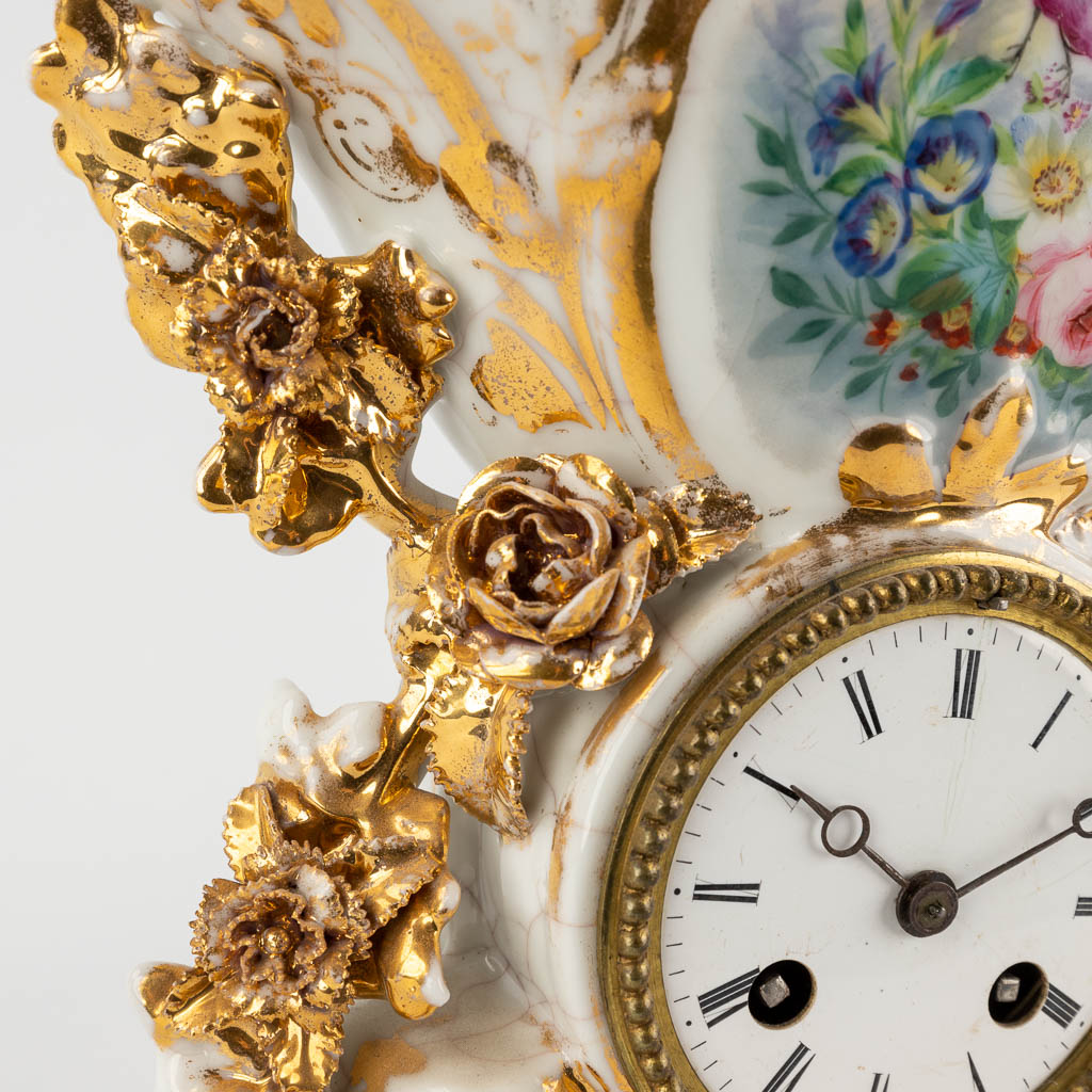 Vieux Bruxelles, a mantle clock with a hand-painted floral decor. 19th C. (D:13 x W:26 x H:31 cm) - Image 10 of 14