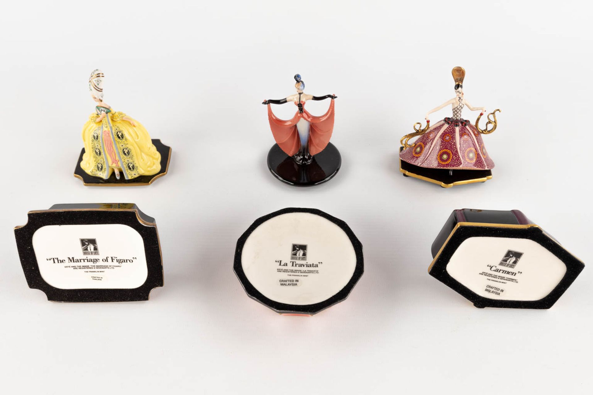 The Franklin Mint, Six porcelain music boxes with dancing figurines. 20th C. (H:12,5 cm) - Image 15 of 20