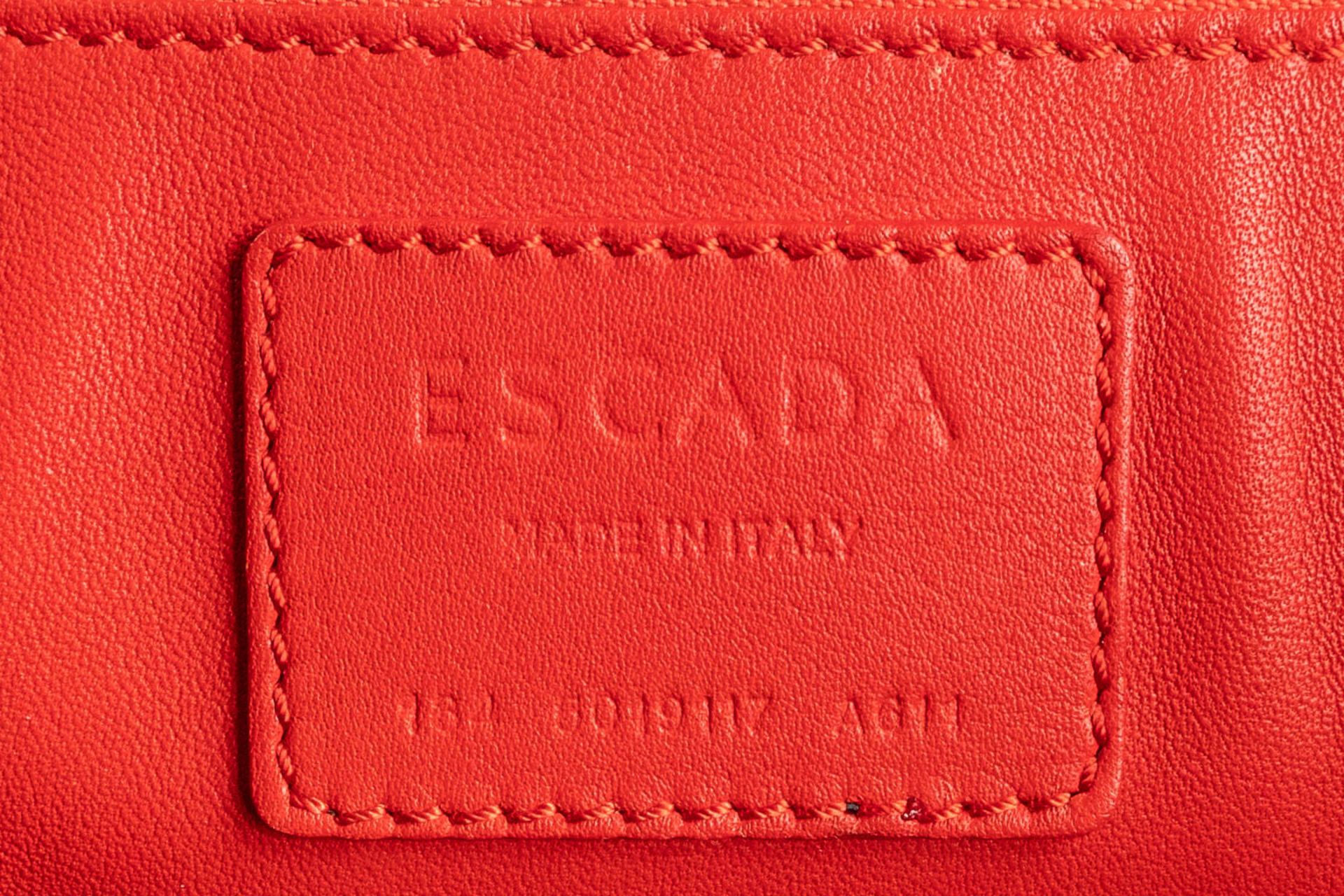 Escada, a handbag made of red leather. (W:33 x H:28 cm) - Bild 16 aus 17
