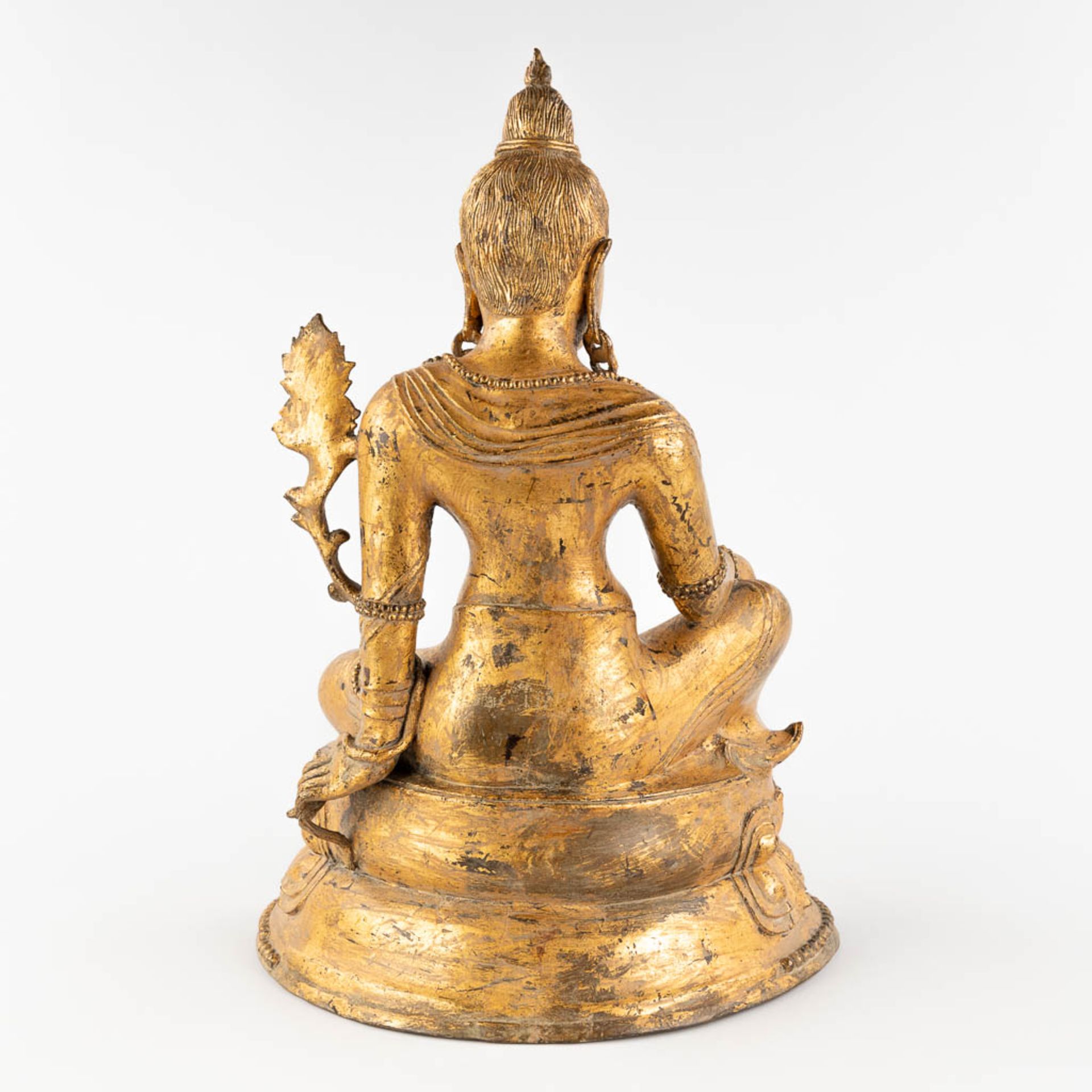 A sculpture of 'Green Tara', gilt bronze, 19th/20th C. (W:34 x H:49 cm) - Image 5 of 13