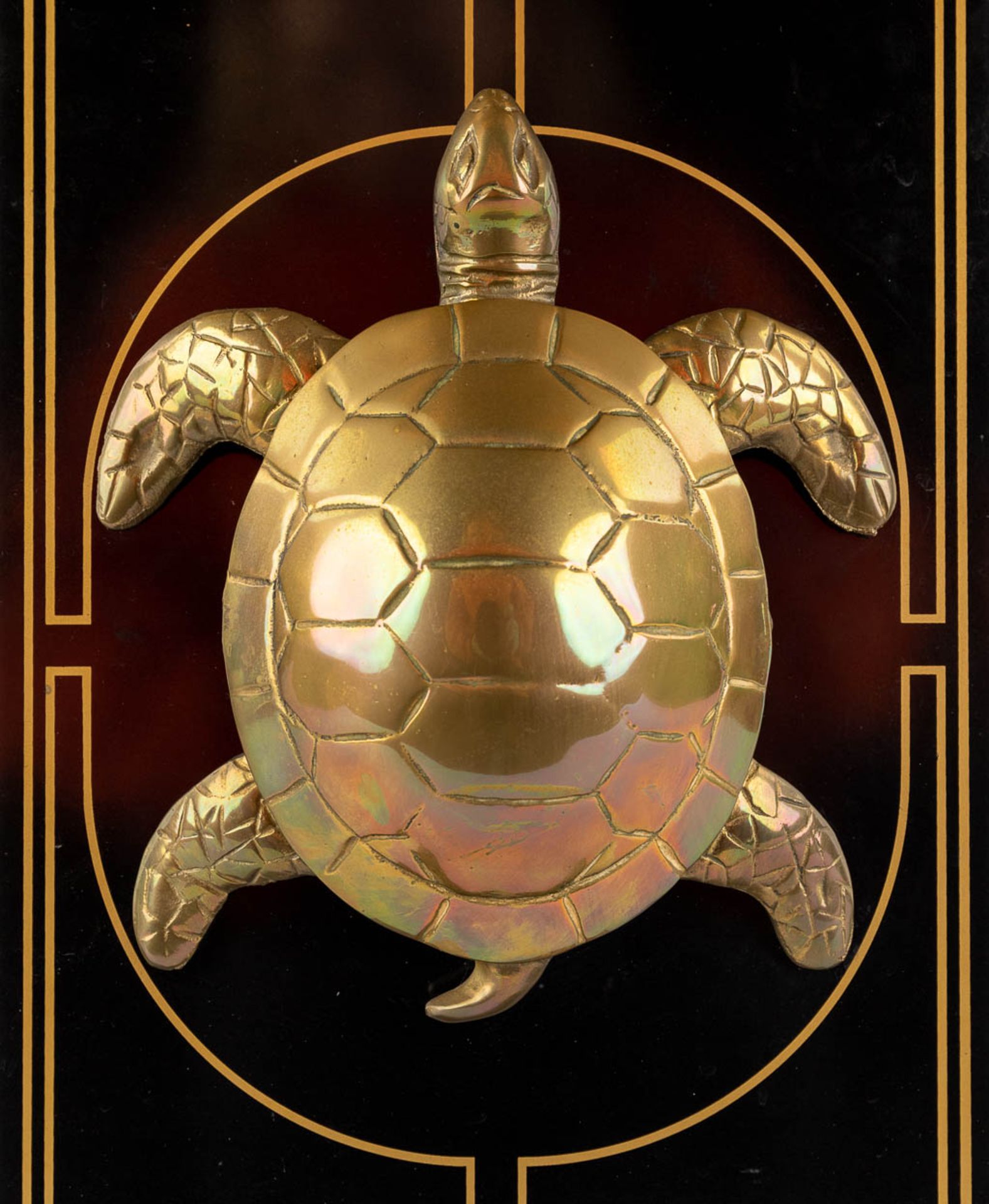 A table lamp with brass turtle, Hollywood Regency style. Circa 1980. (D:15 x W:26,5 x H:57 cm) - Image 8 of 12
