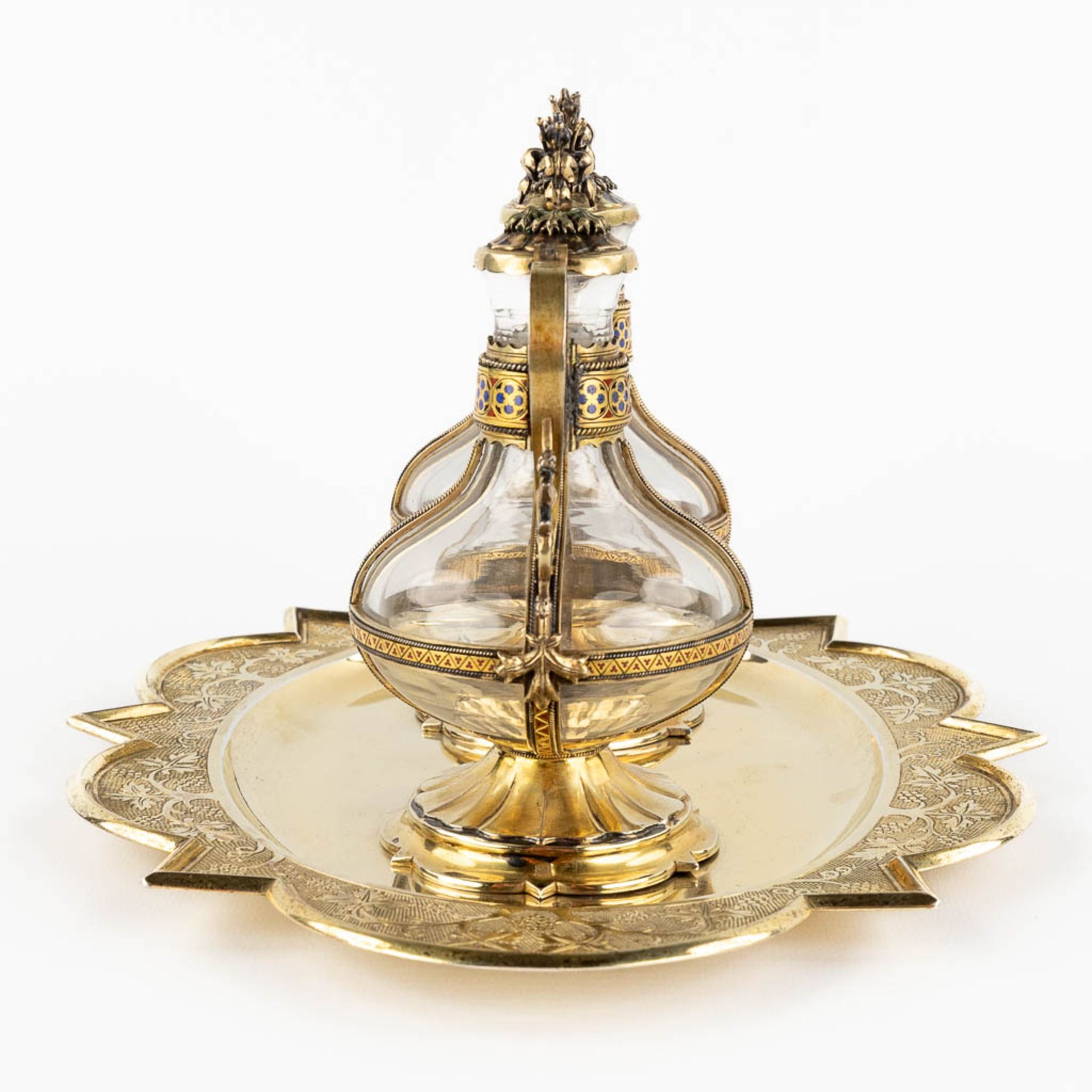 Bourdon-De Bruyne, a collection of wine and water cruets, gilt silver. Circa 1860. (D:21 x W:27,5 x - Image 13 of 23