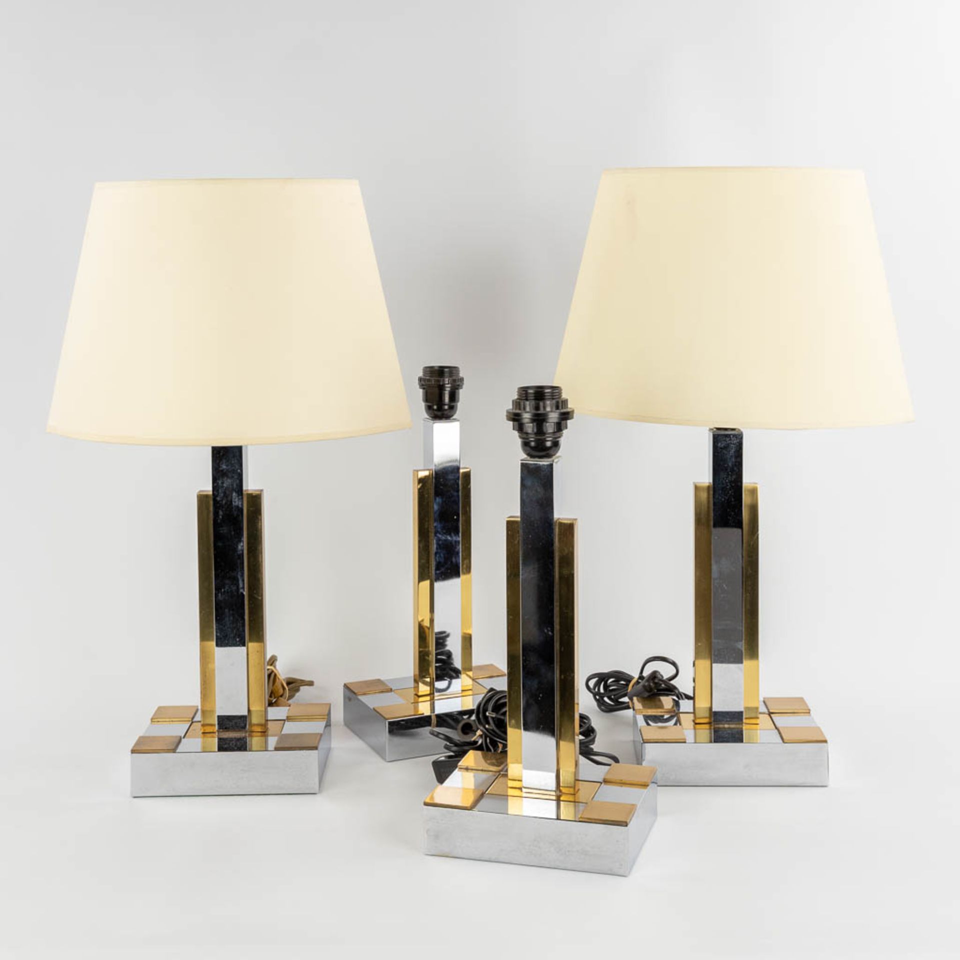 Belgo Chrome, a set of 4 identical table lamps. Circa 1980. (D:13,5 x W:17 x H:38 cm)