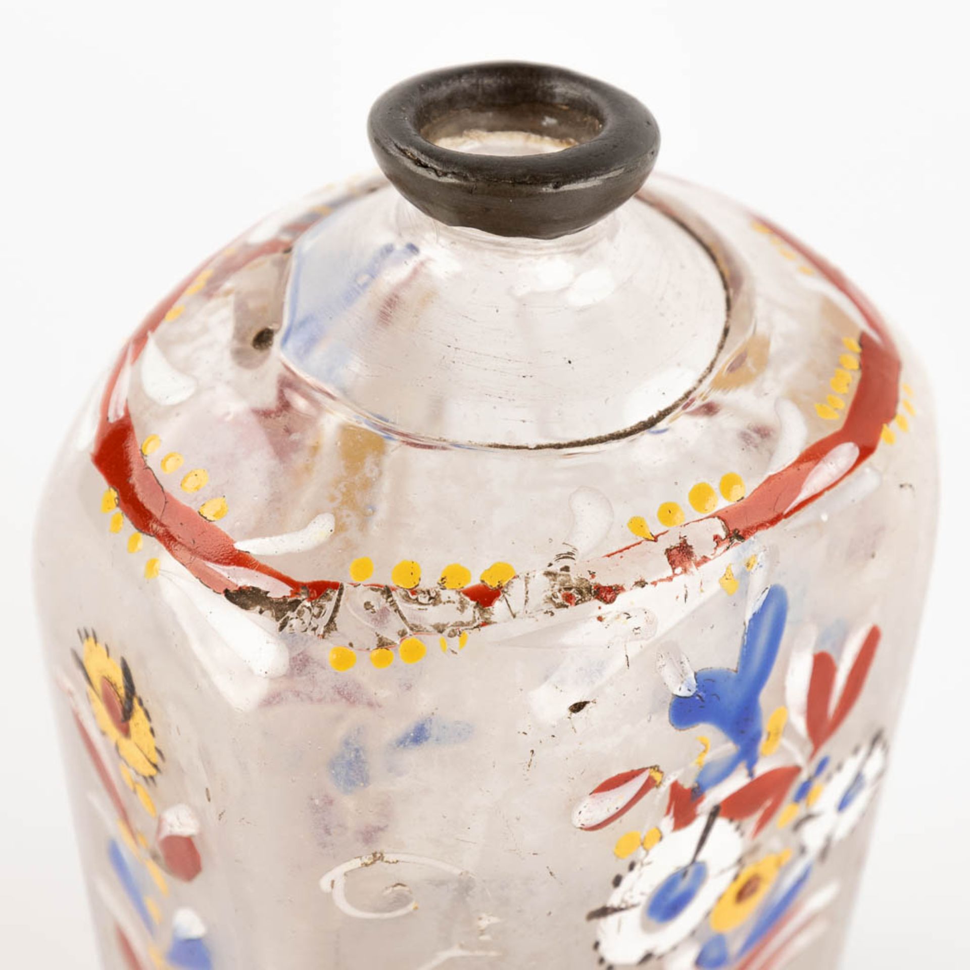 Two antique enamel hand-painted glass bottles, 17th/18th C. (H:13 cm) - Image 13 of 13