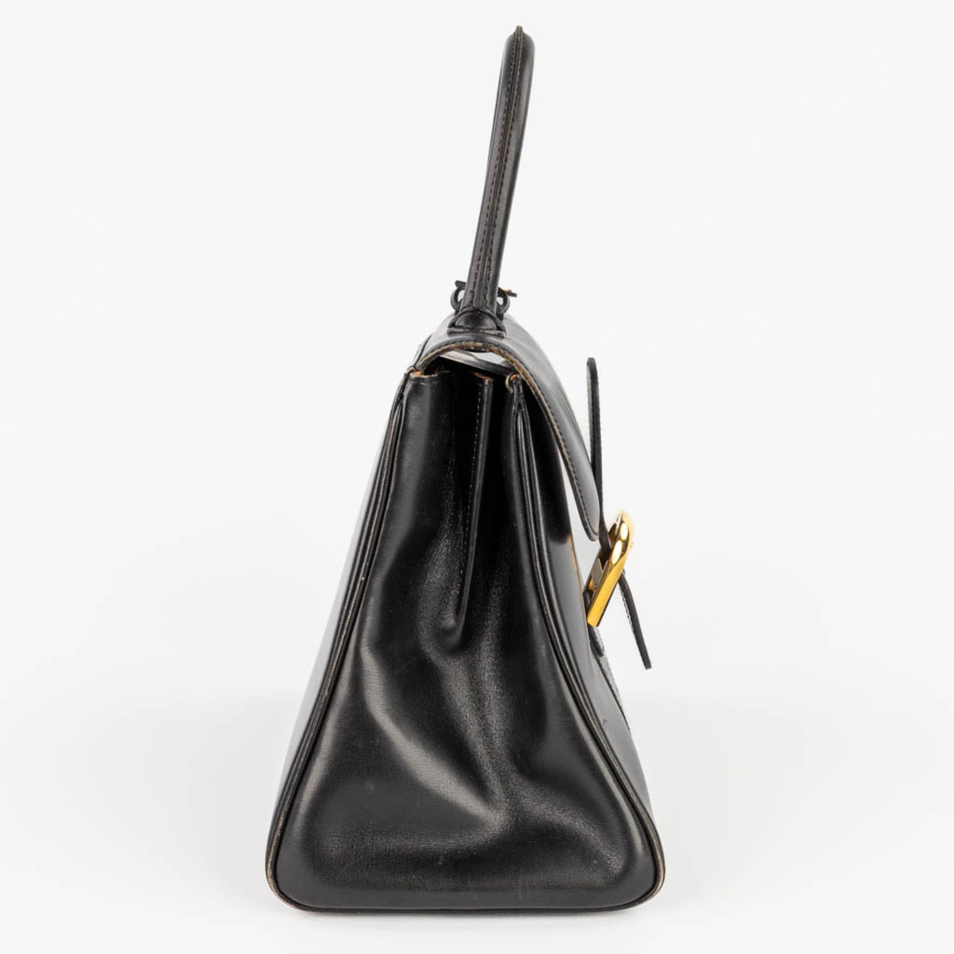 Delvaux, 'Brillant' PM a handbag, black leather with gold-plated hardware. (D:15 x W:28 x H:21 cm) - Bild 6 aus 22