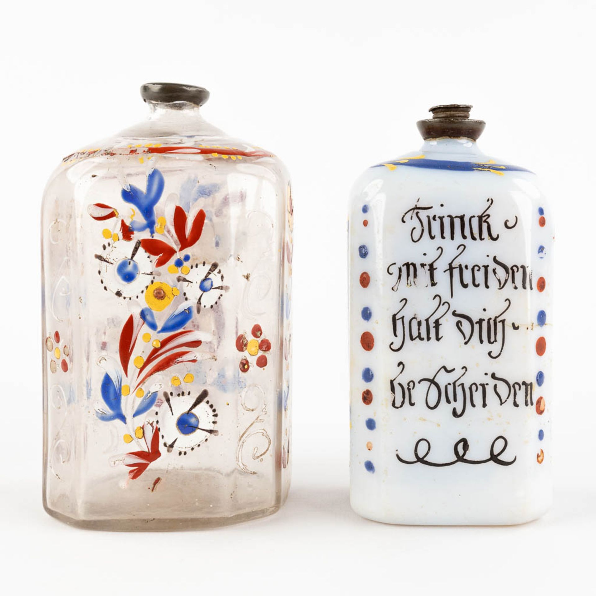 Two antique enamel hand-painted glass bottles, 17th/18th C. (H:13 cm) - Image 5 of 13