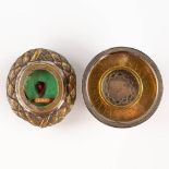 Two large relic holders with theca: Ex Lintein S. Gerardi Majella en H. M. Coleta. (H:5,2 x D:8,5 cm