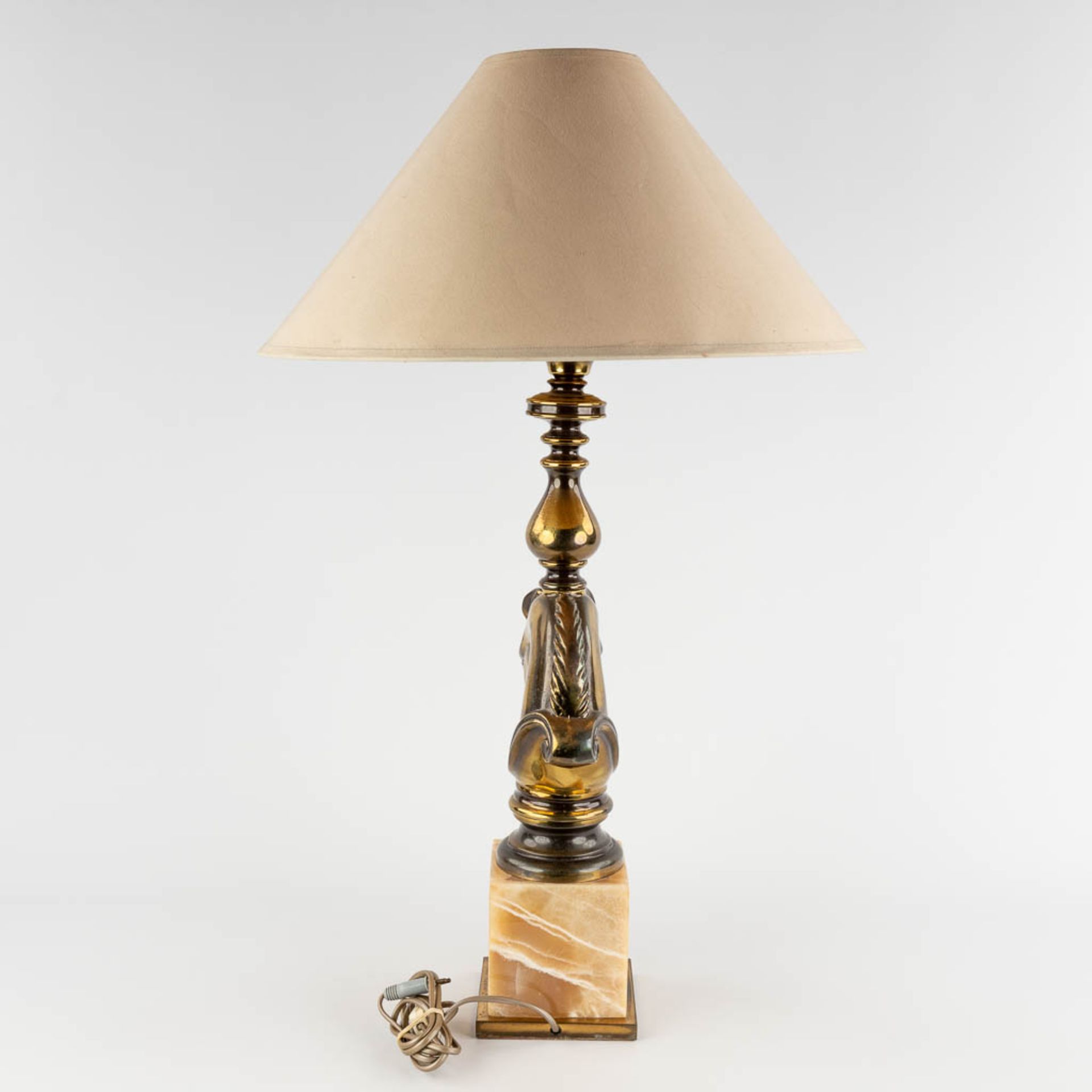 Deknudt, A table lamp with horse head, bronze on onyx. (D:14 x W:18 x H:60 cm) - Image 4 of 10