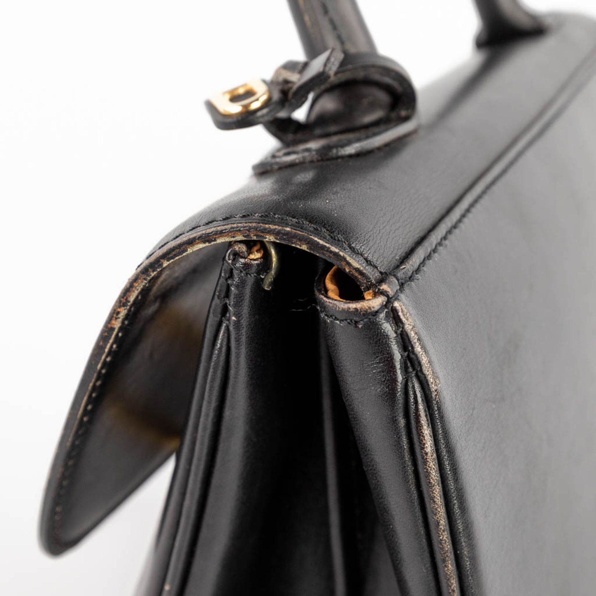 Delvaux, 'Brillant' PM a handbag, black leather with gold-plated hardware. (D:15 x W:28 x H:21 cm) - Bild 20 aus 22