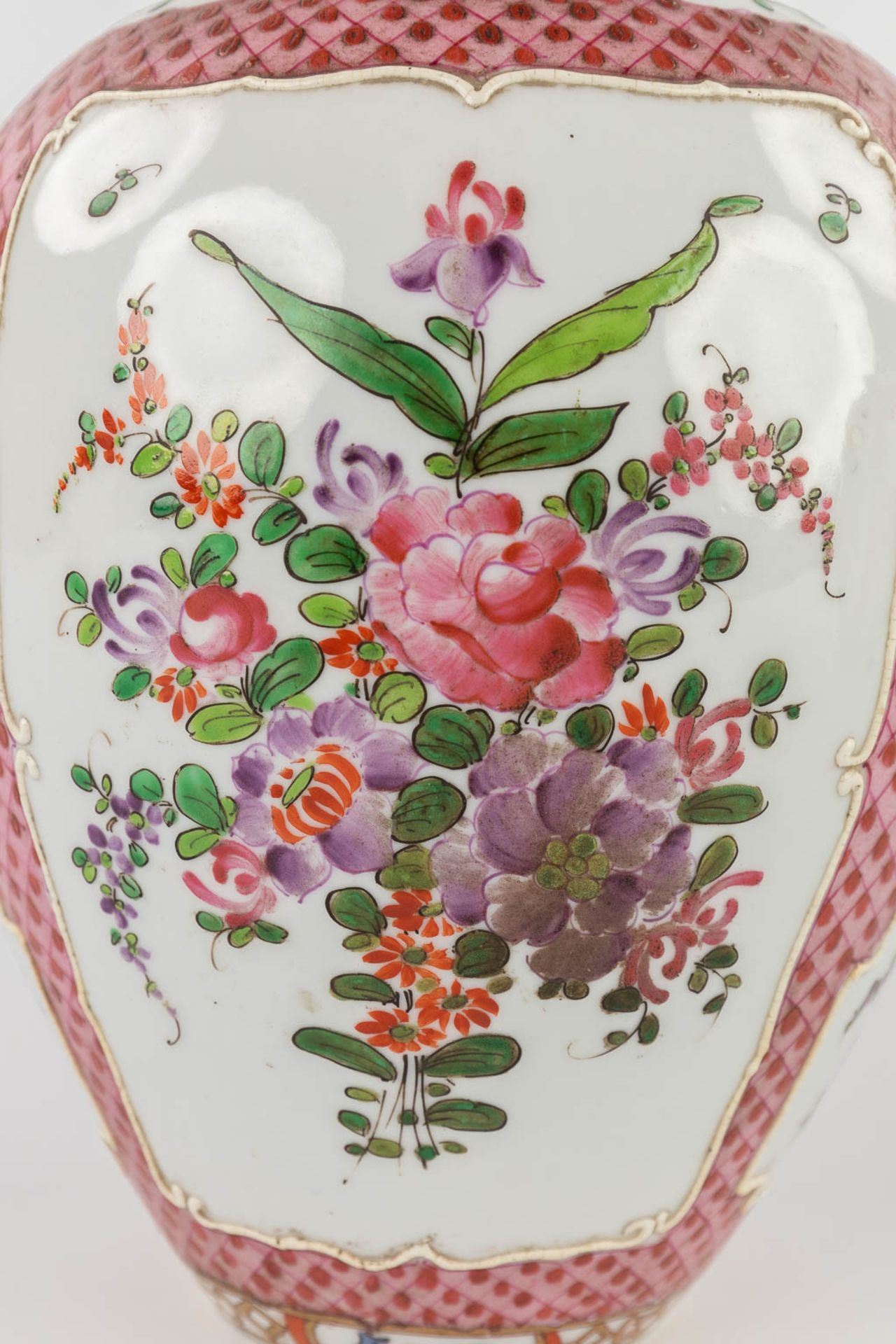 Samson, a pair of Oriental inspired vases with a hand-painted flower decor. (H:27 x D:15 cm) - Image 5 of 16