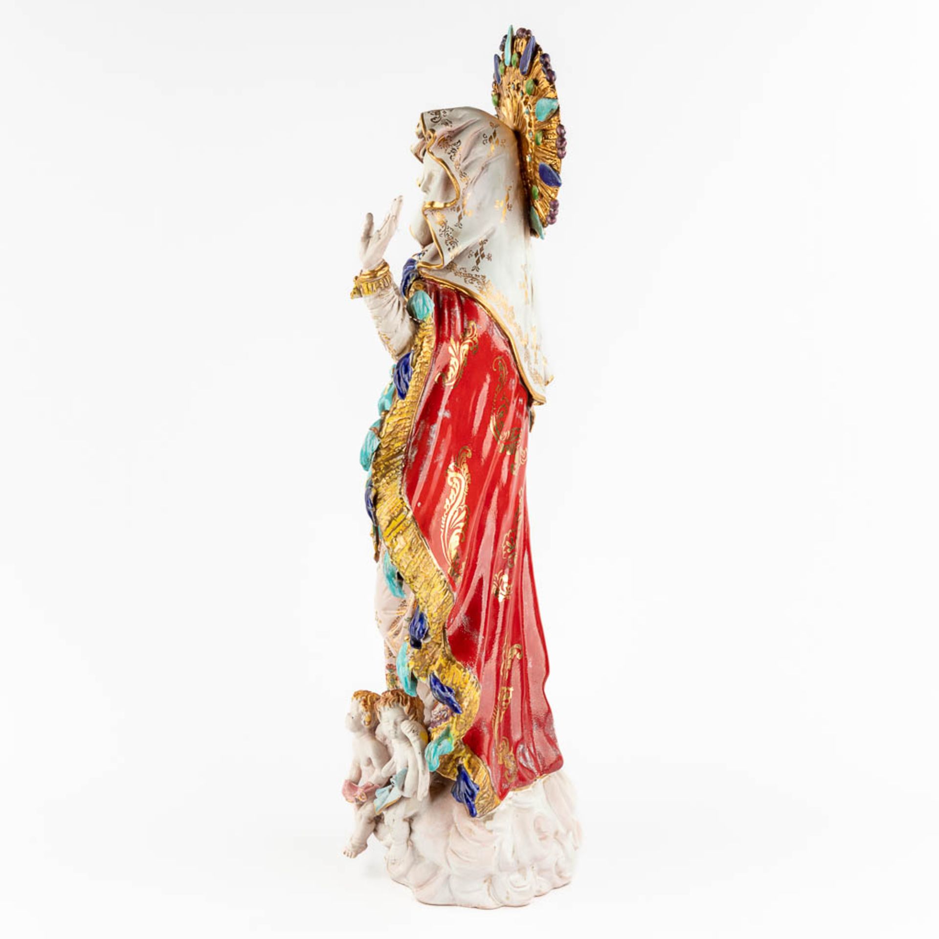 Paolo MARIONI (XX) A large polychrome terracotta figurine of Madonna with children, 20th C. (D:18 x - Image 4 of 15