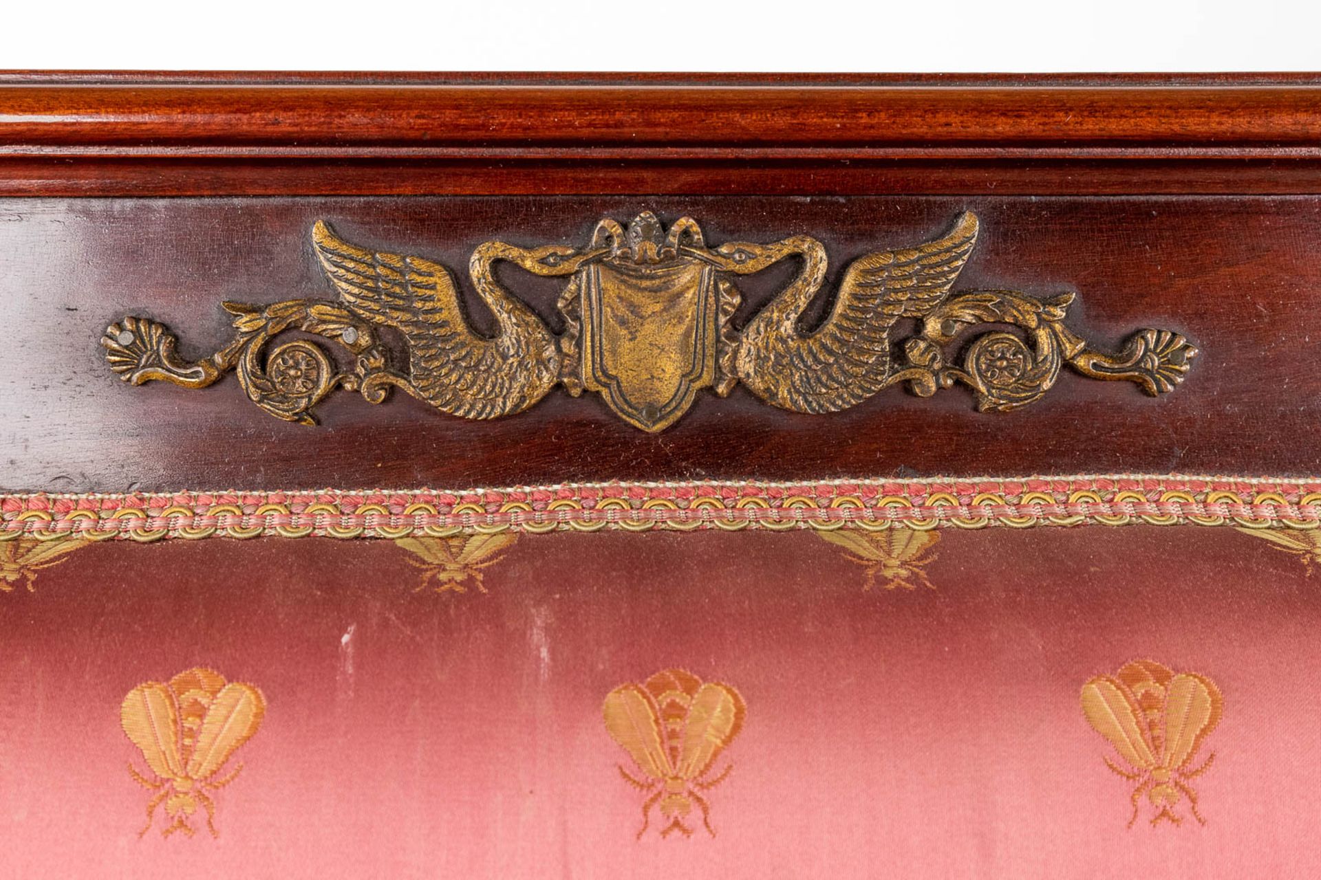 A fine 7-piece salon suite, Empire style, mahogany mounted with bronze. (D:60 x W:130 x H:100 cm) - Image 18 of 25