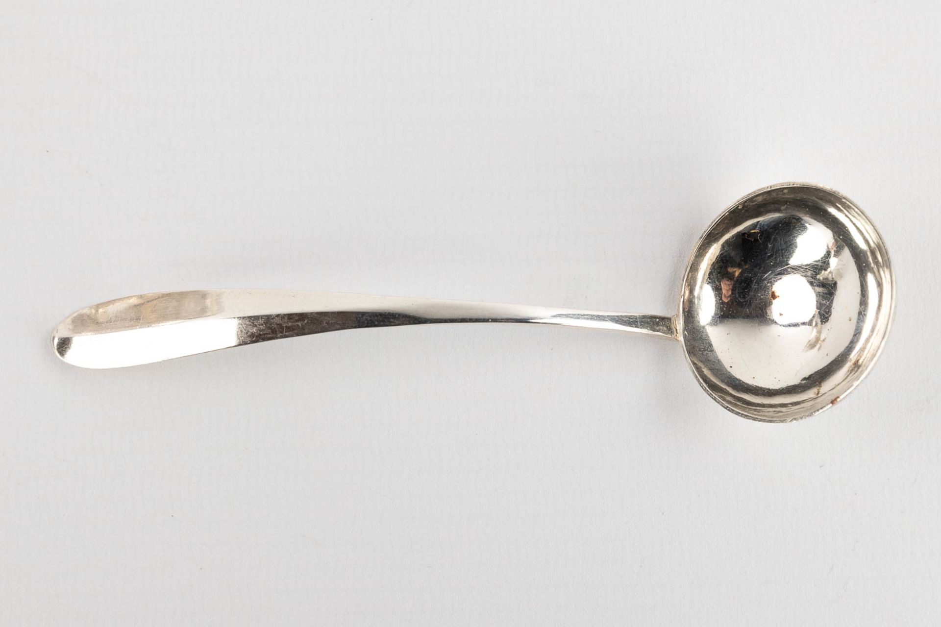 A silver incense burner, spoon, and incense boat, silver. 19th C. 1176g. (H:33 x D:15 cm) - Bild 12 aus 16