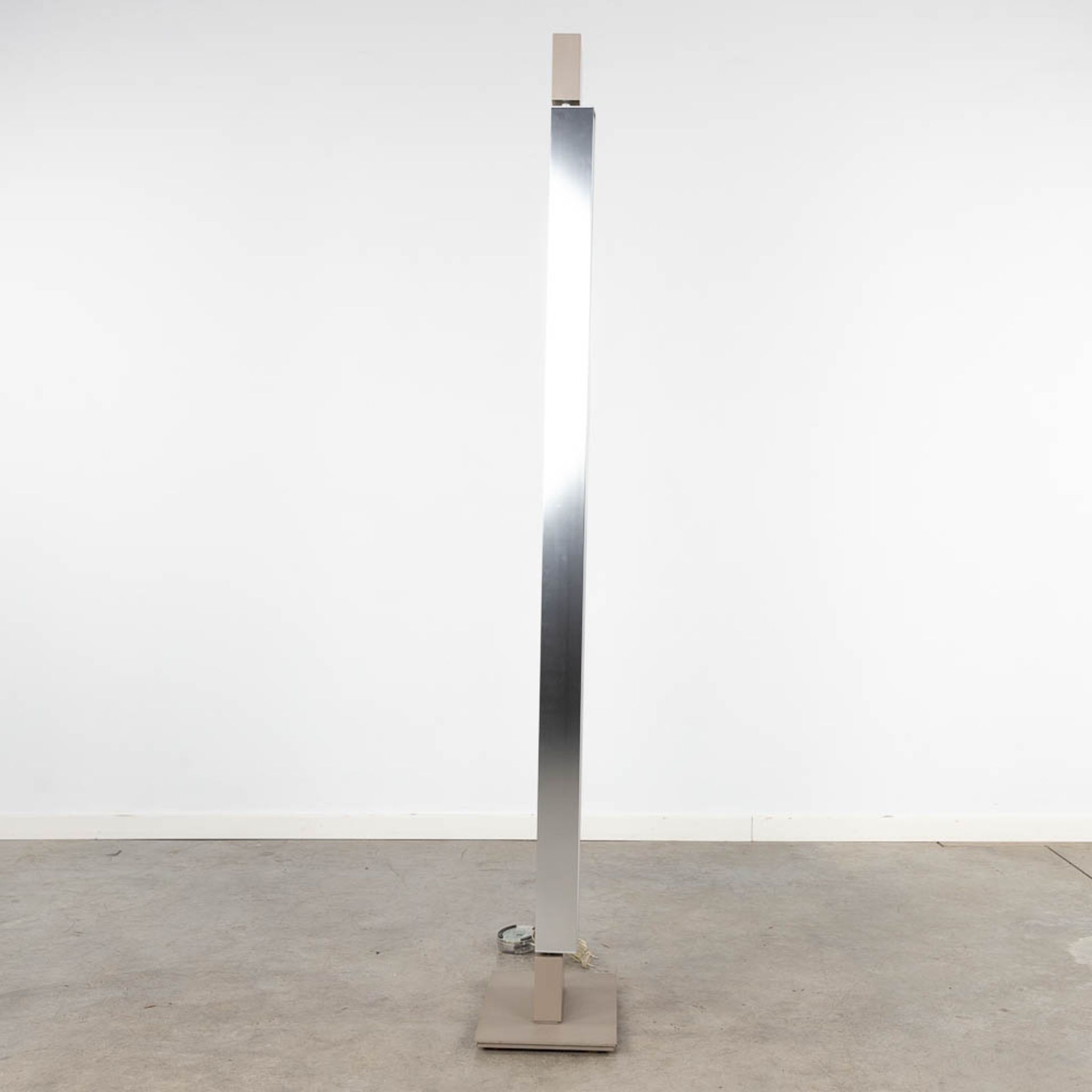 Ilaria MARELLI (1971) 'Ara' a floor lamp (D:25 x W:38 x H:180 cm) - Image 12 of 17