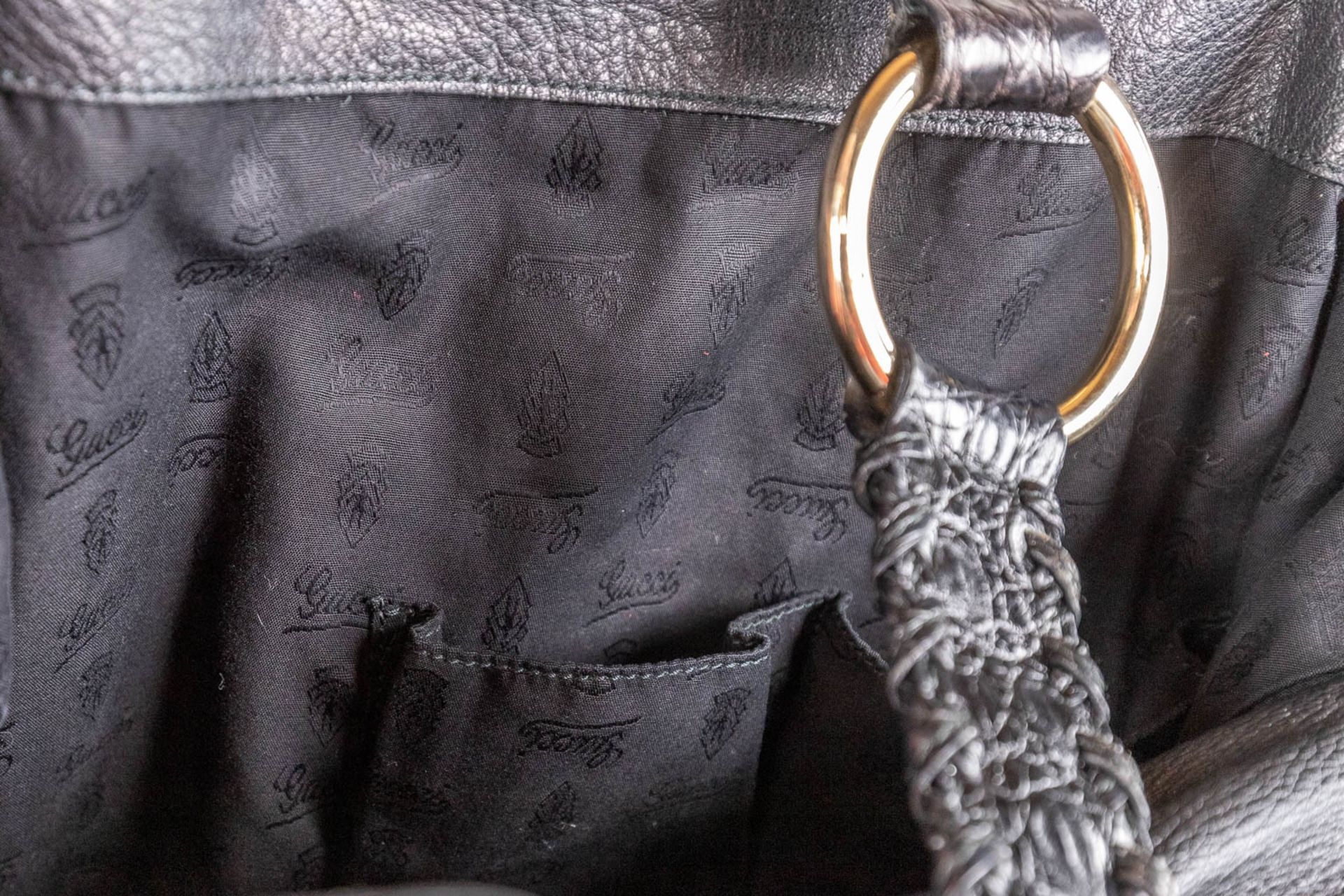 Gucci, a handbag made of black leather, with original belt. (W:40 x H:35 cm) - Bild 8 aus 14