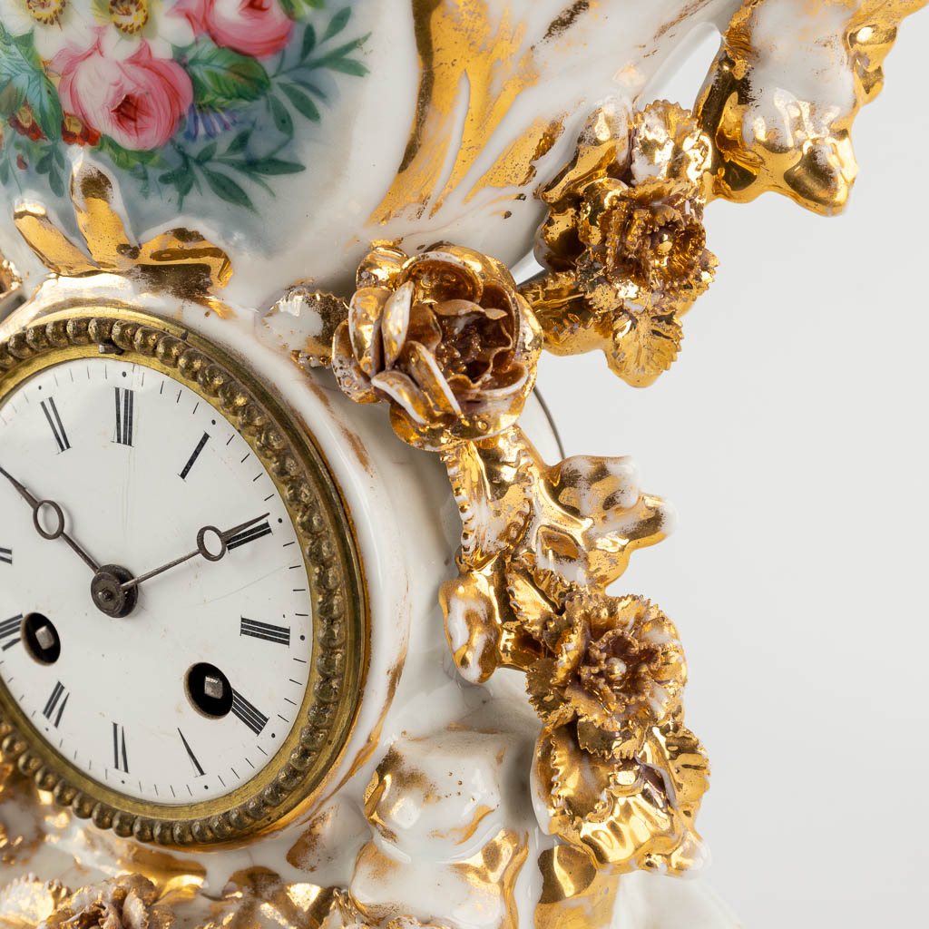 Vieux Bruxelles, a mantle clock with a hand-painted floral decor. 19th C. (D:13 x W:26 x H:31 cm) - Image 11 of 14